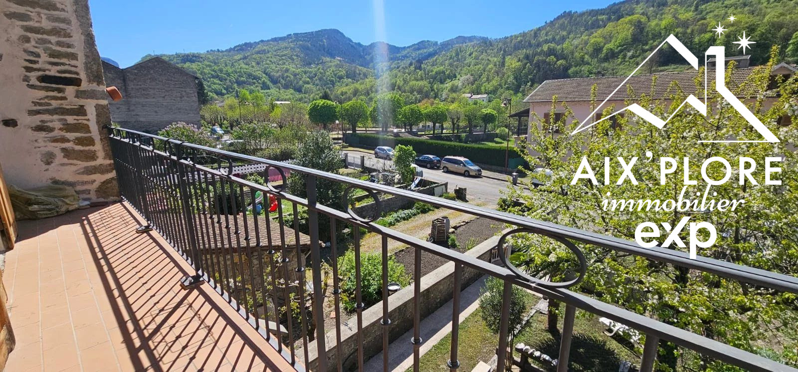 STONE BUILDING/HOUSE 282 m2. 3