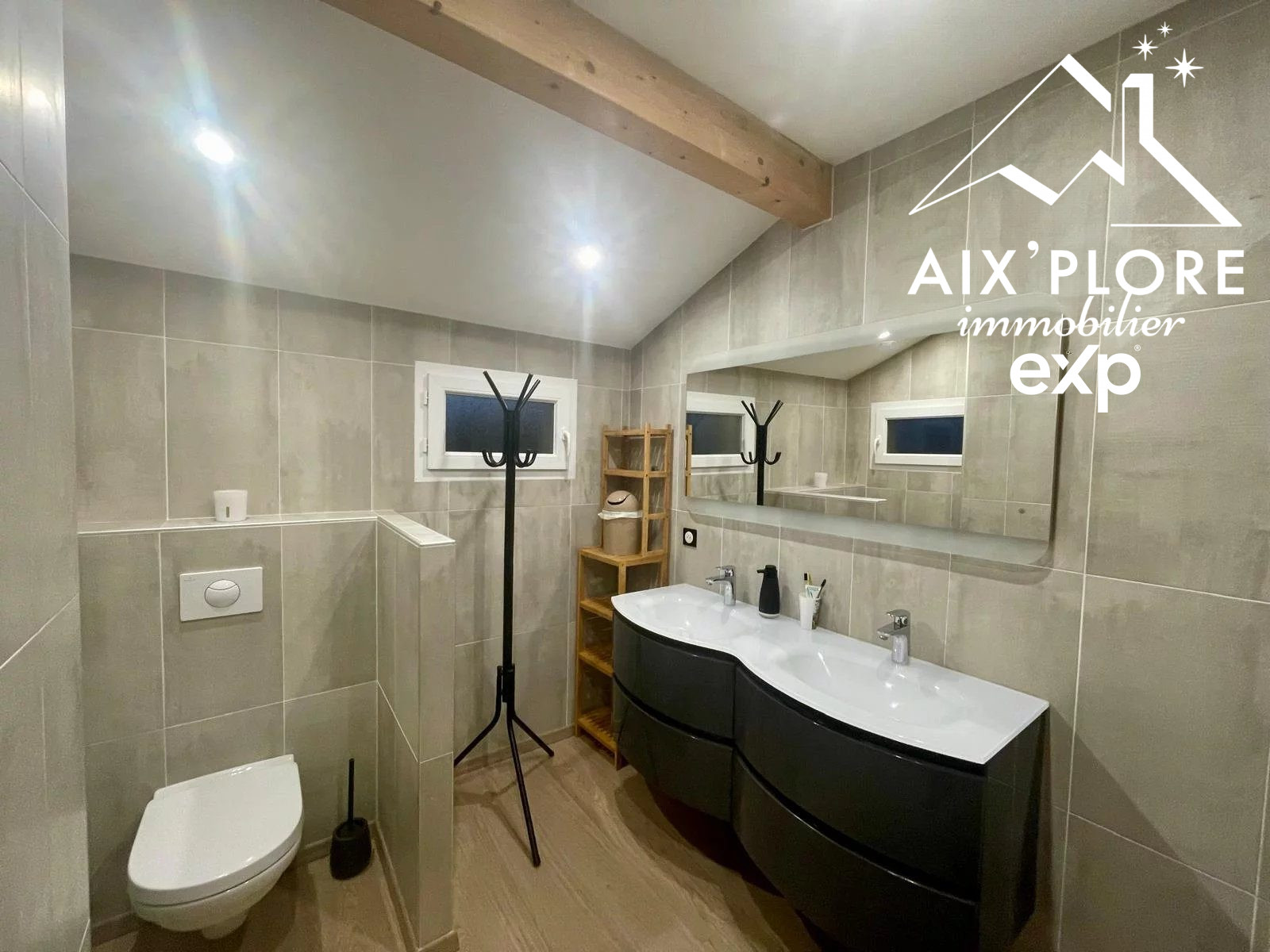 Maison 6 pièces 140 m² · à Hautecourt-Romanèche · 140 m² · 329 000 €