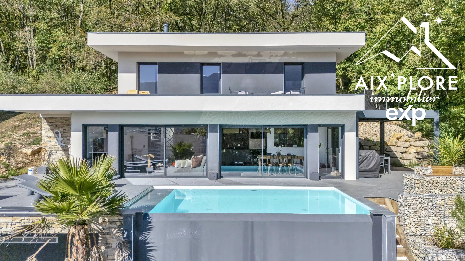 Villa d’Architecte avec Piscine à Débordement et Vue Panoramique – Grésy-sur-Aix
