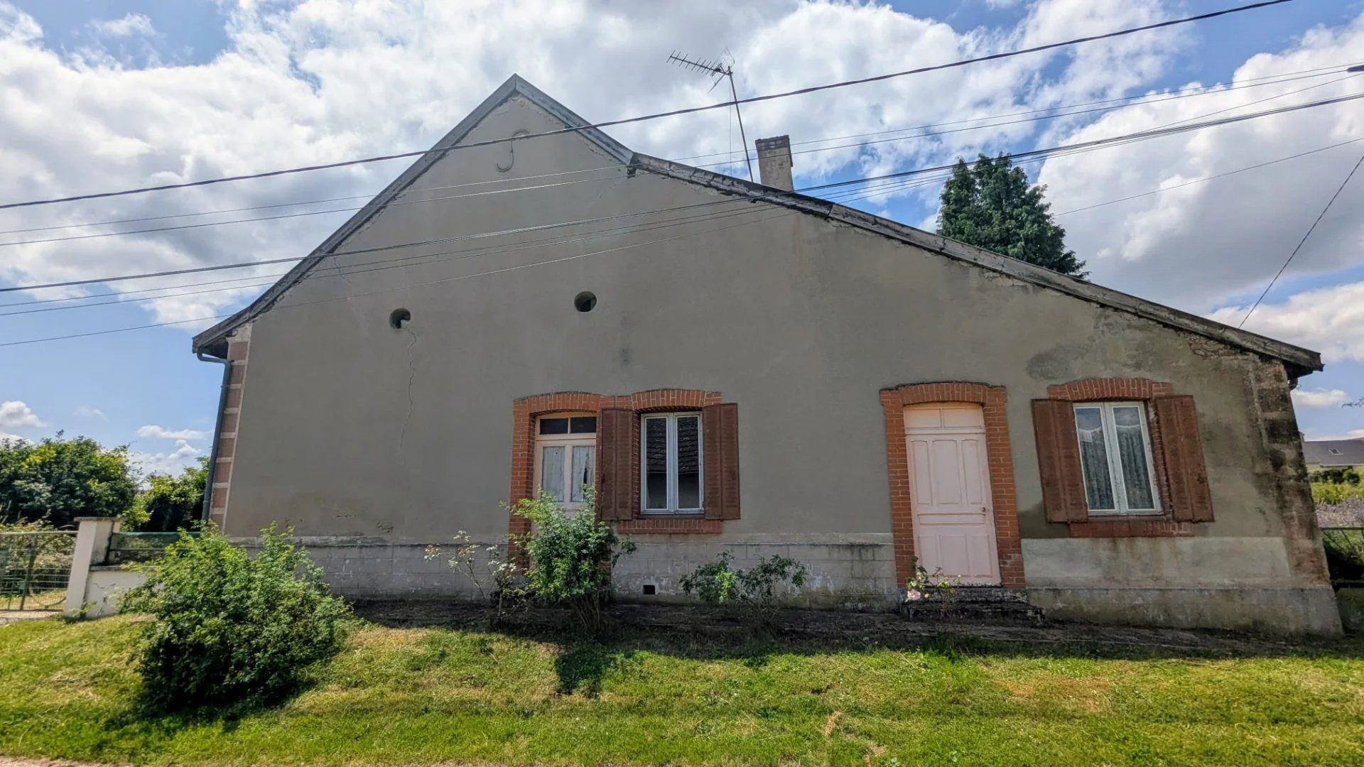 Maison individuelle avec dépendances