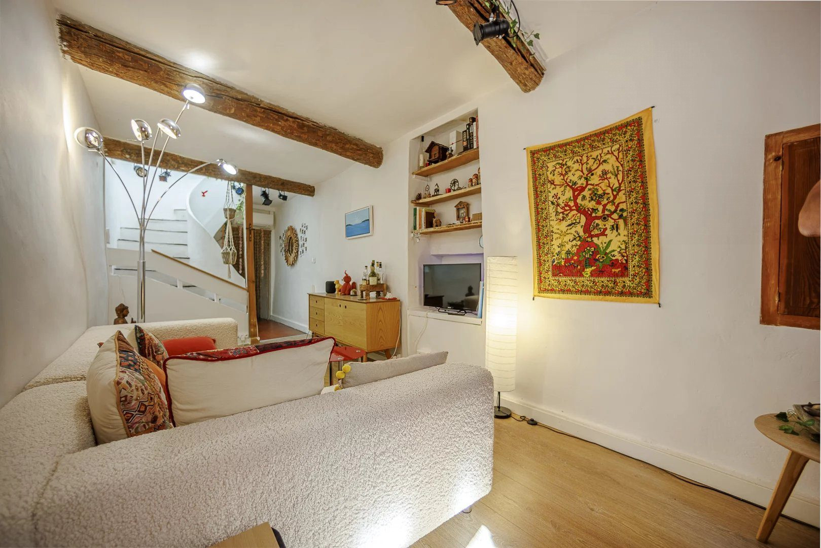Maison de ville au cœur du Vieil Antibes – Charme et authenticité