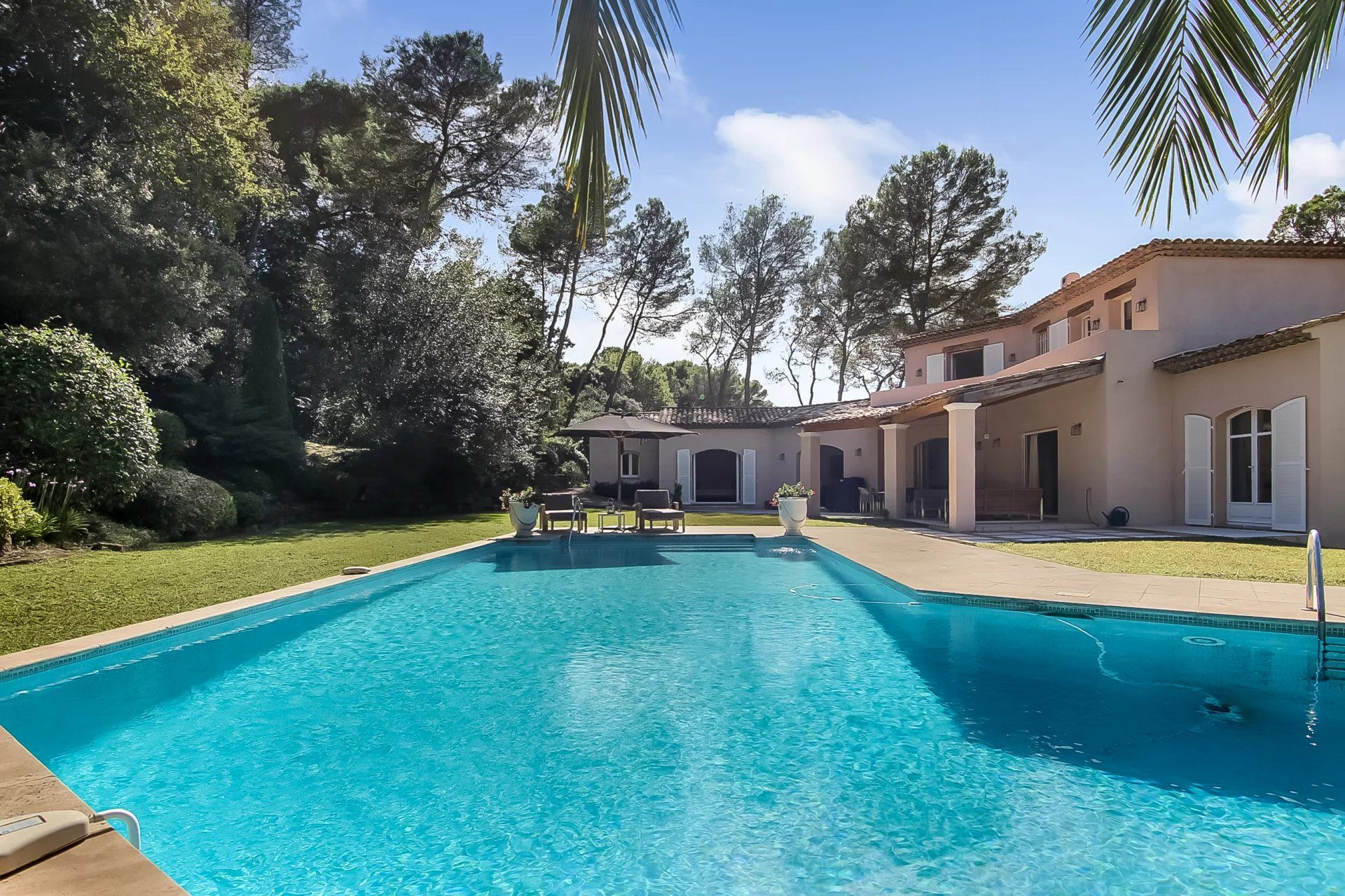 Maison à vendre à Mougins, 267 m²