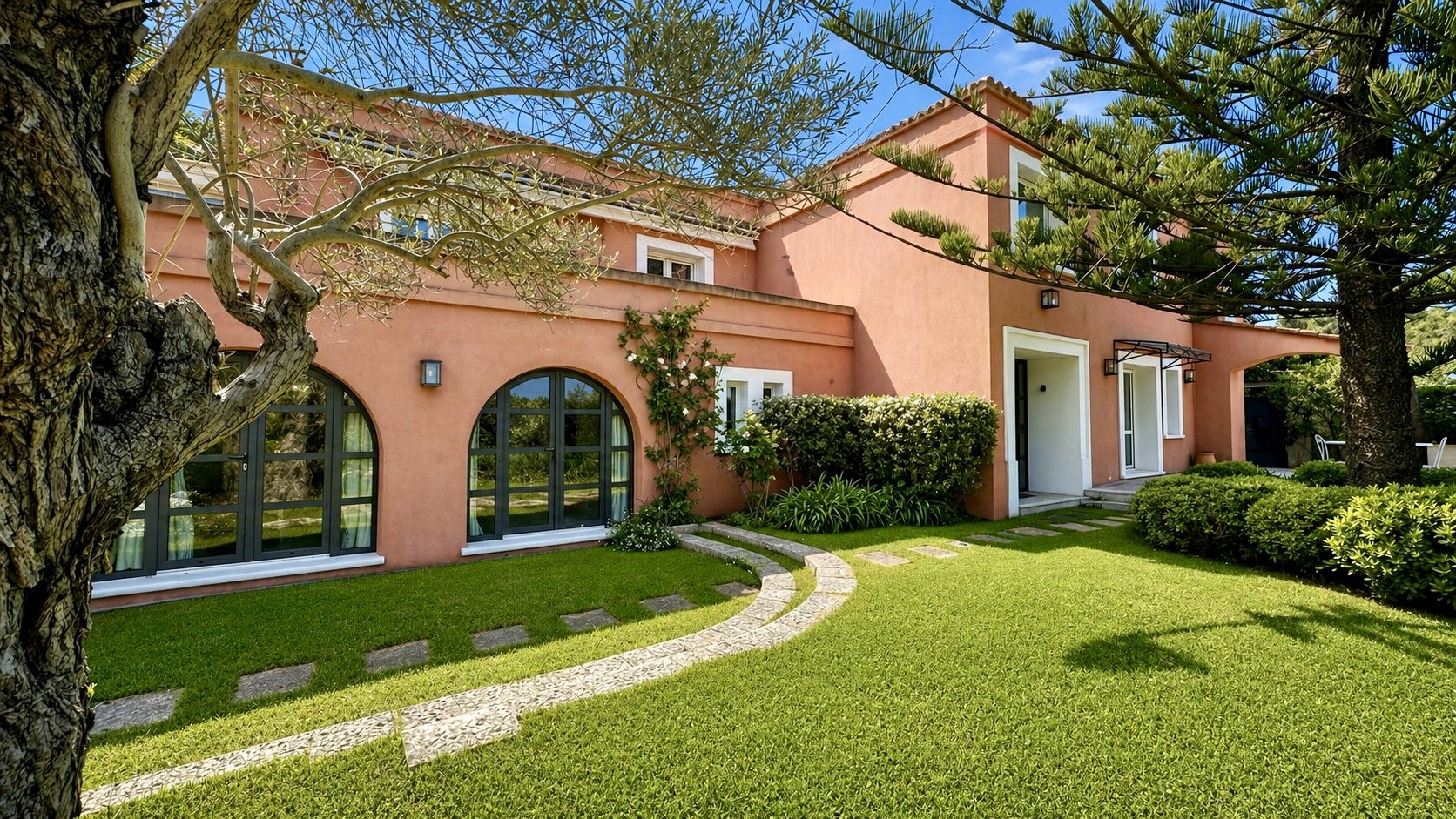 Maison 6 pièces 310 m² · à Cannes · 310 m² · 2 100 000 €
