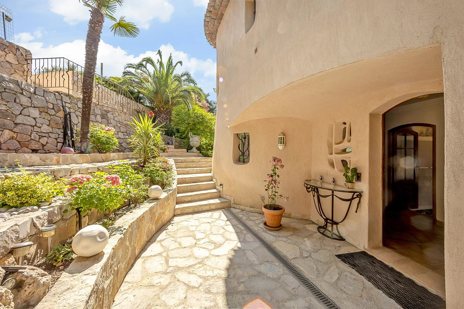 House for sale in Mougins, 283 m²