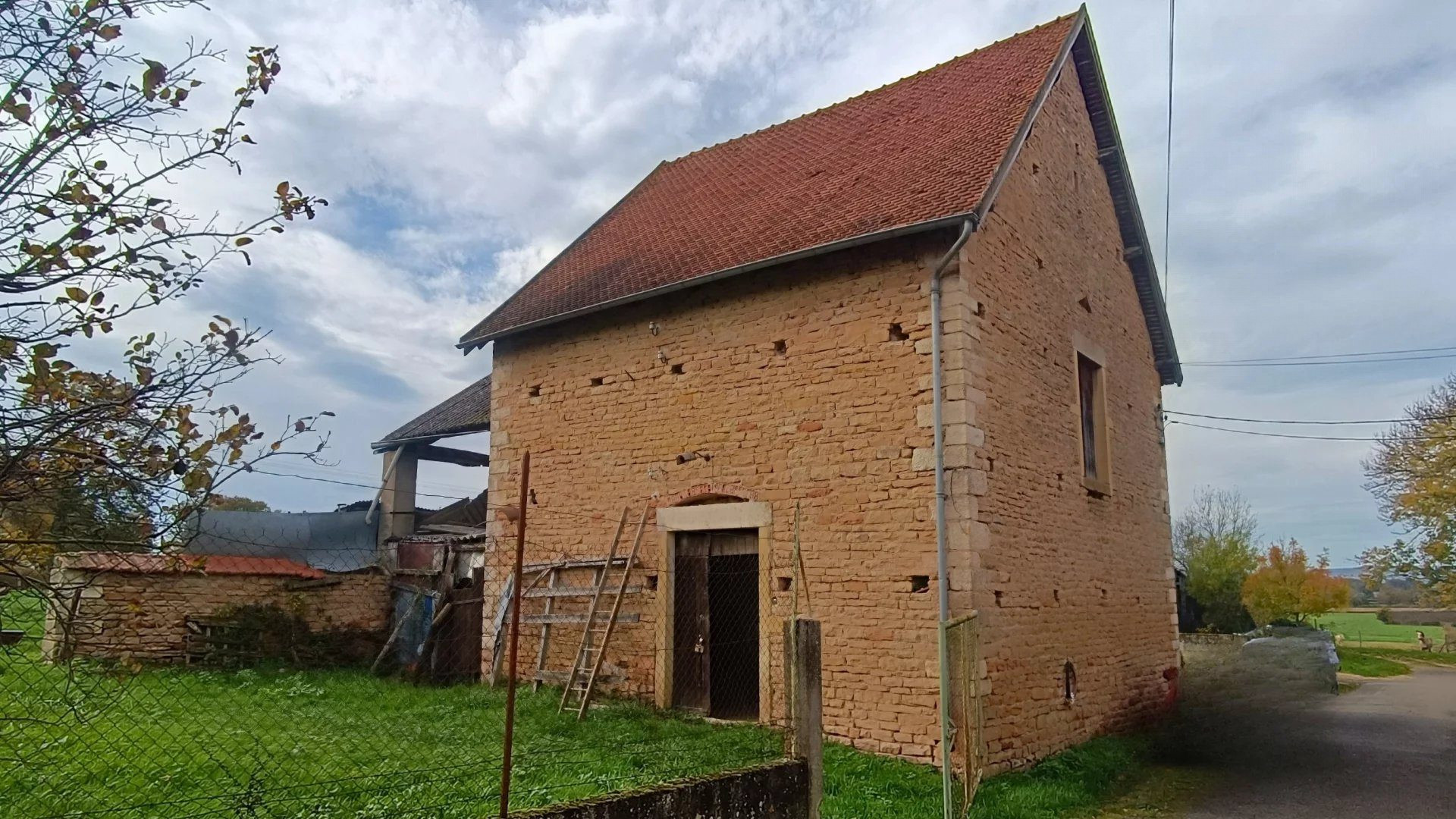 Nanton (71) - Maison en pierres 140m² avec terrain