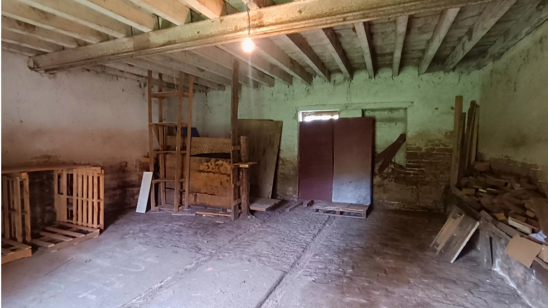Maison 2 pièces 160 m² · à Nanton · 160 m² · 60 000 €