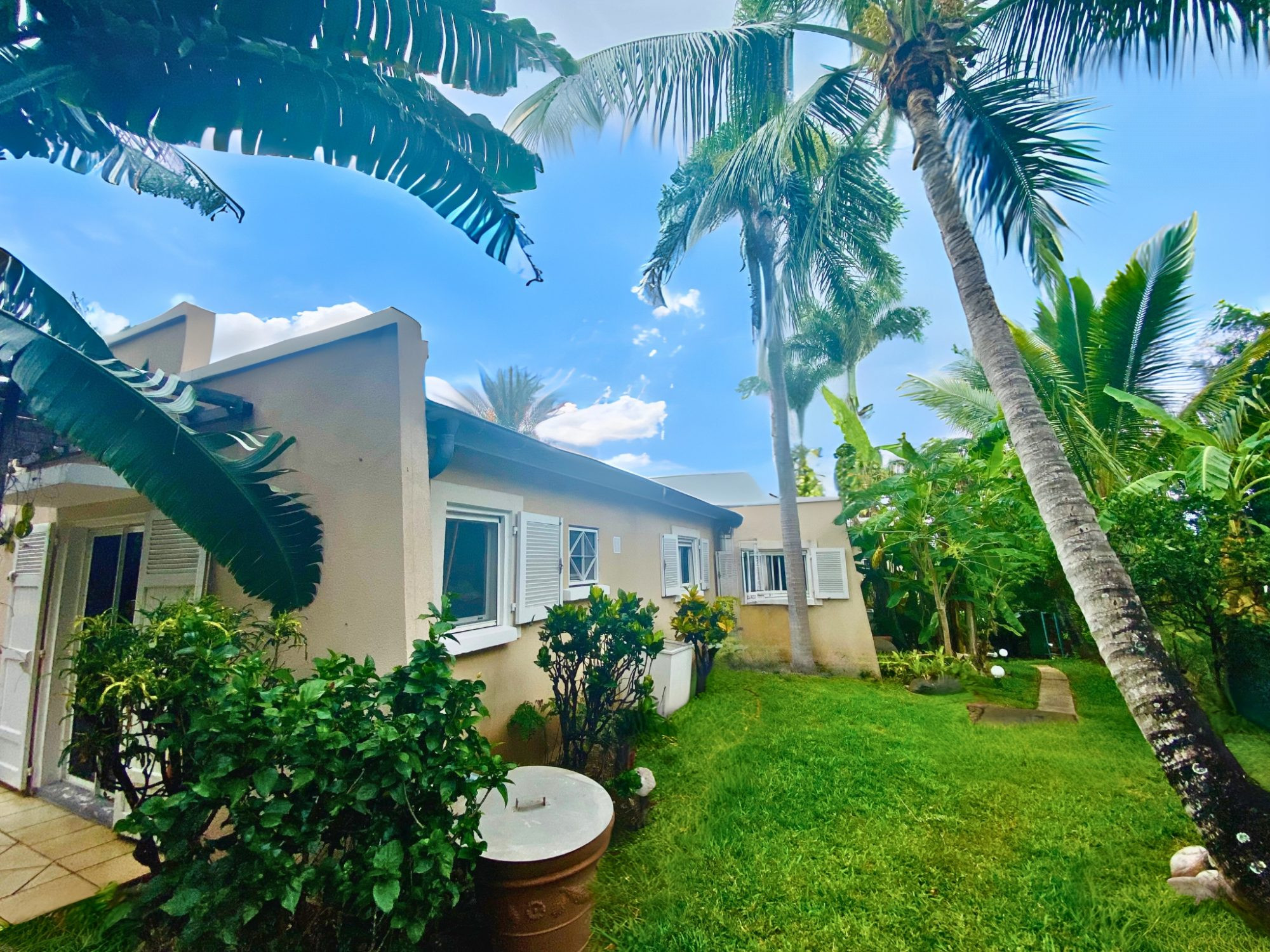 Eden – 245 m² architect-designed house for sale in La Possession / Sainte-Thérèse – tropical garden 1,900 m², swimming pool & annex 5