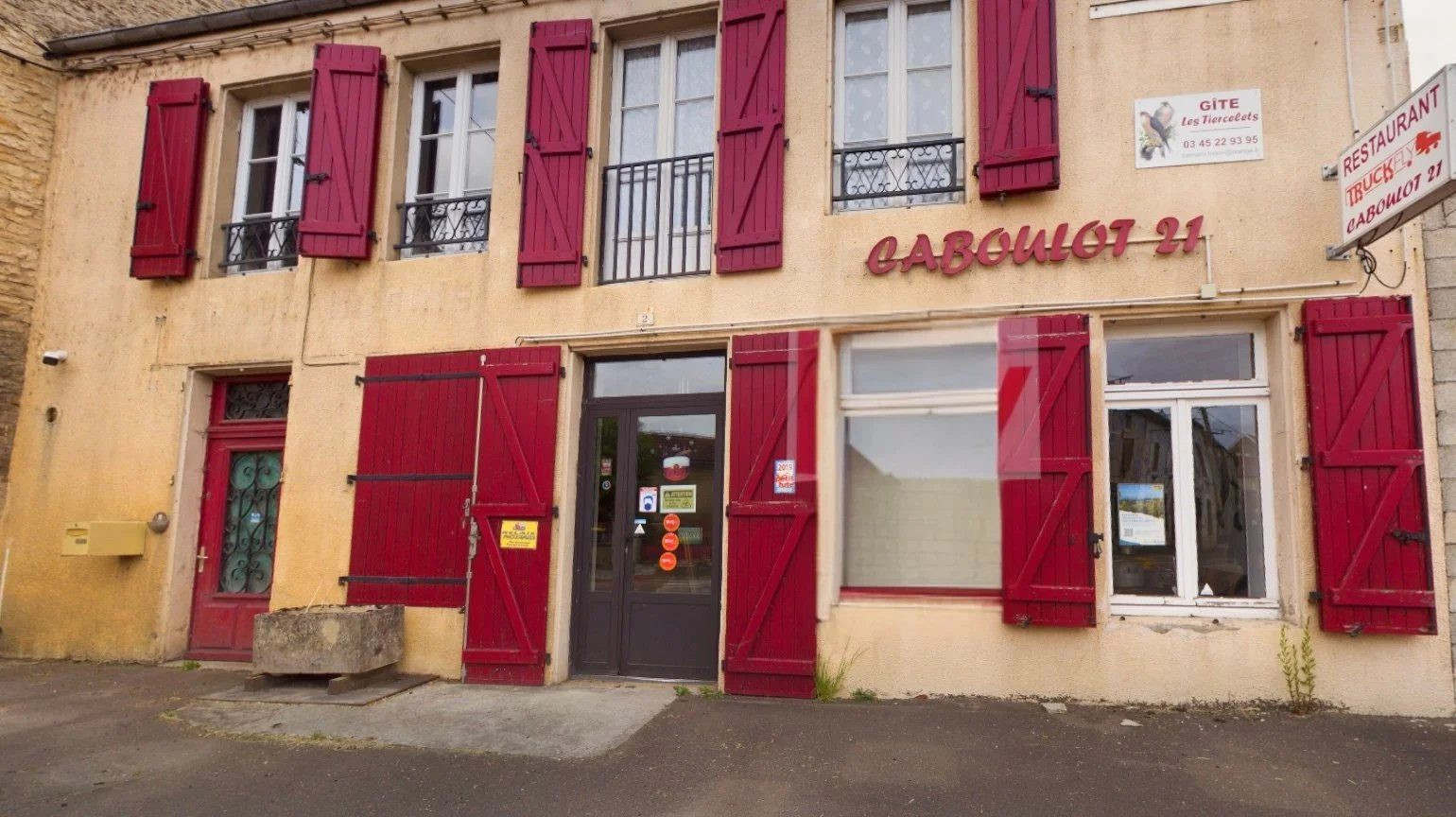 MAISON 10 PIÈCES AVEC TERRASSE GÎTE 6 CHAMBRES