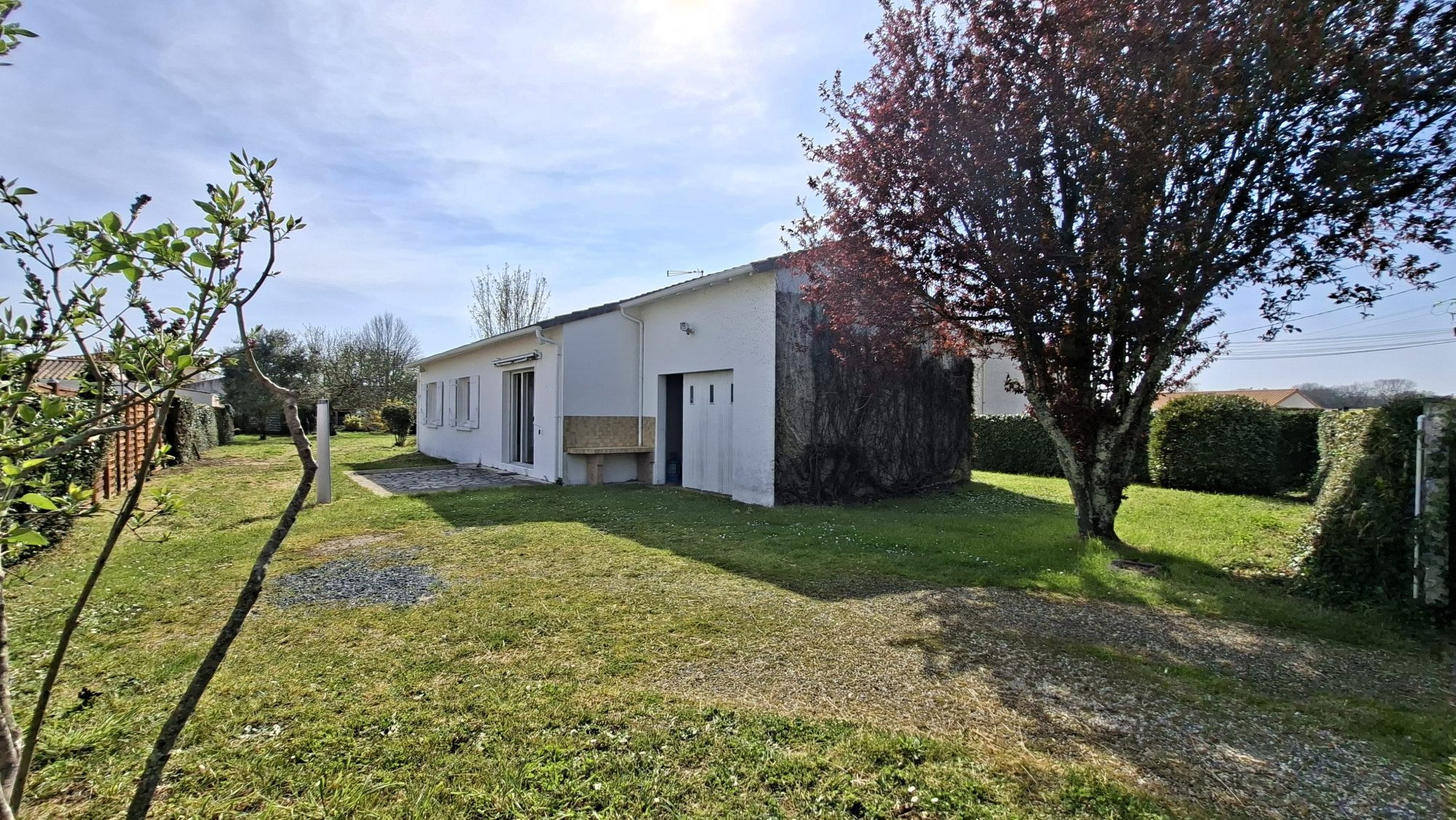 Pavilion in quiet residential area 5 km from beaches 4