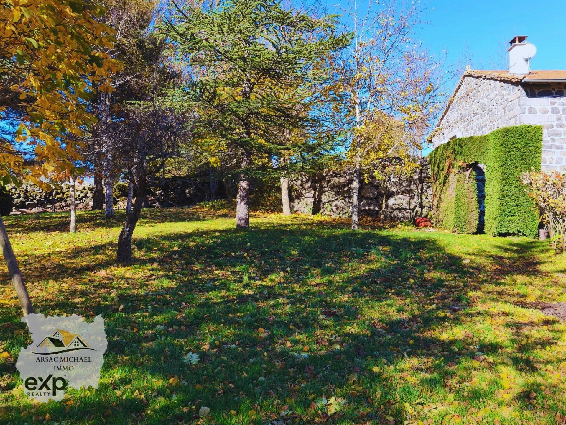 Stone house in a peaceful setting 5