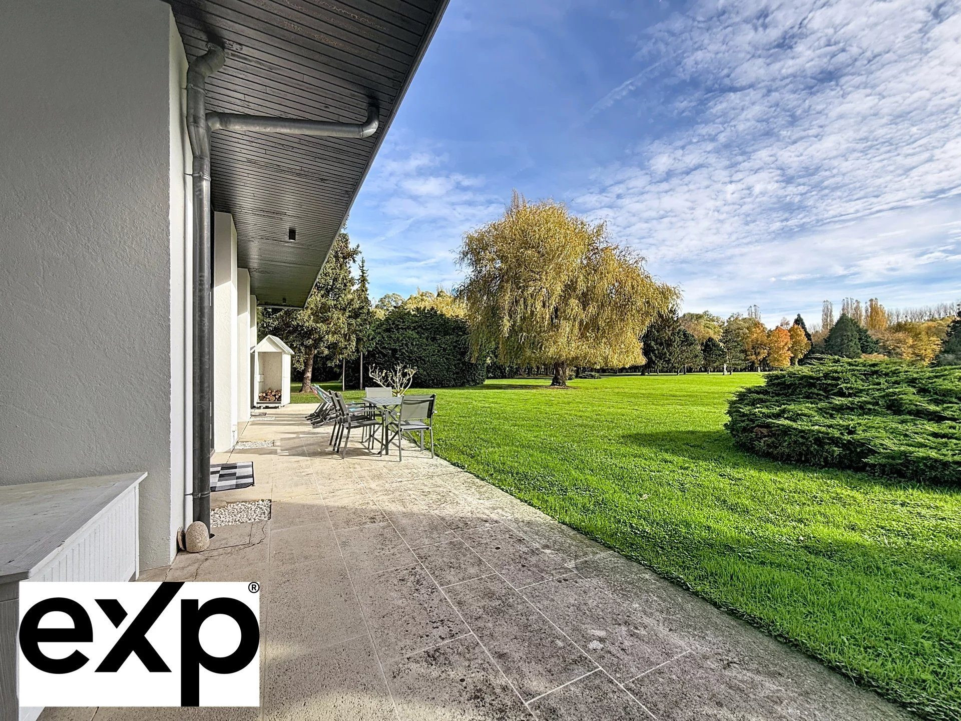 Exceptional Estate with Exceptional Volumes – Over 1,000 m² of Living Space and Nearly 1,700 m² of Built Area 2
