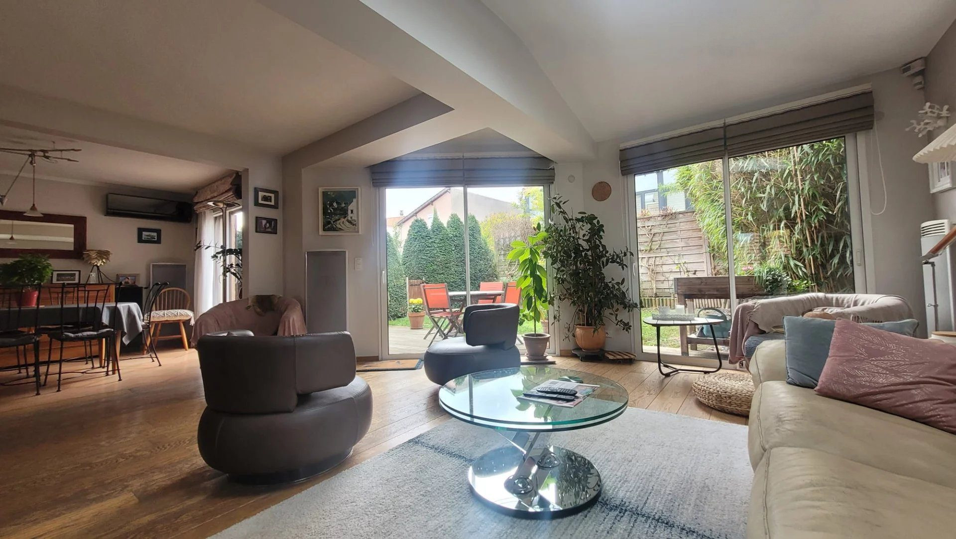 Maison 6 pièces 117 m² · à Nanterre · 117 m² · 550 000 €