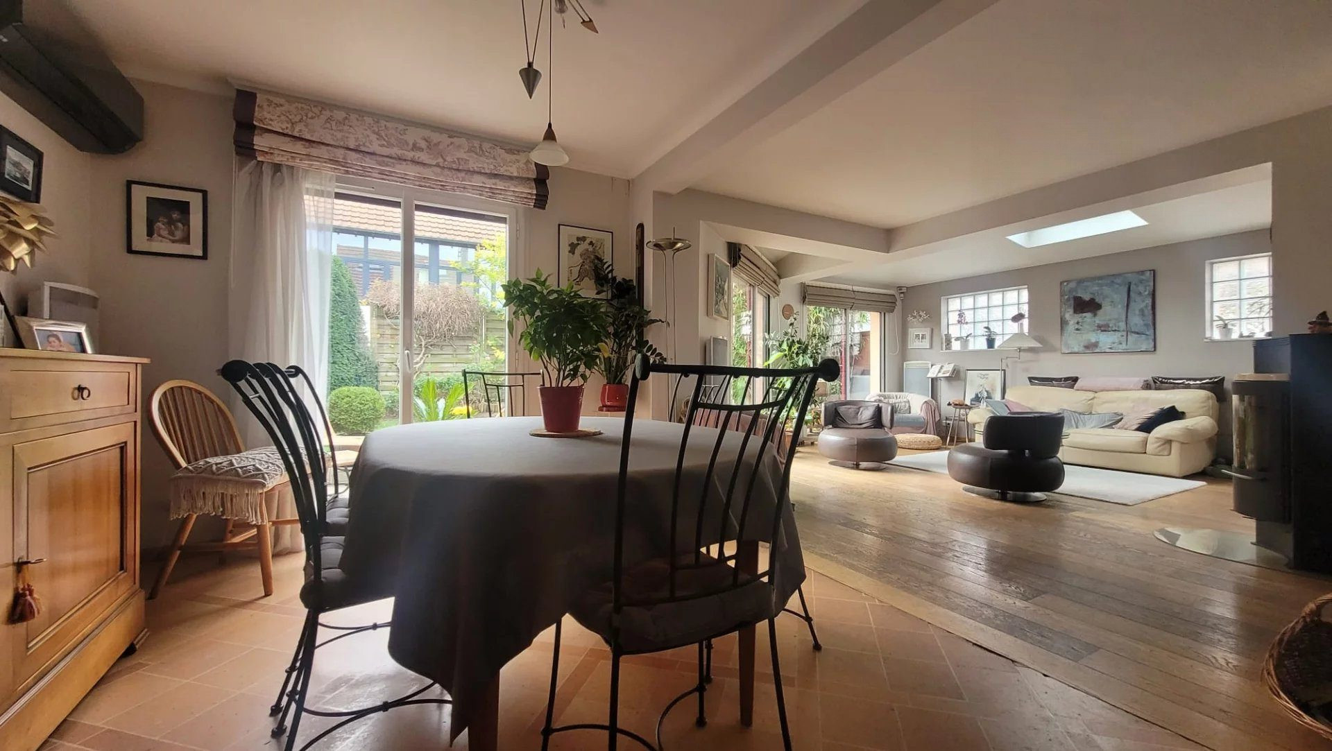 Maison 6 pièces 117 m² · à Nanterre · 117 m² · 550 000 €