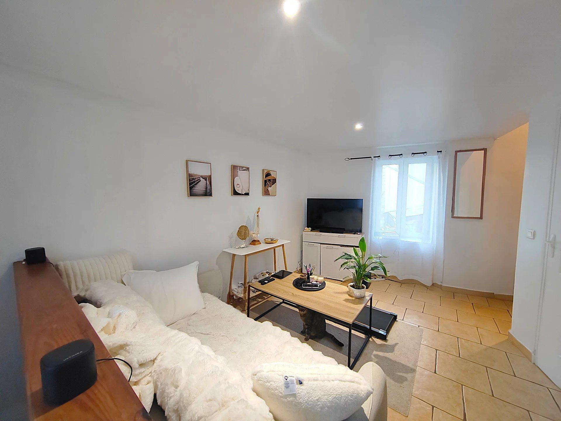 House for sale in Chars, 46 m²