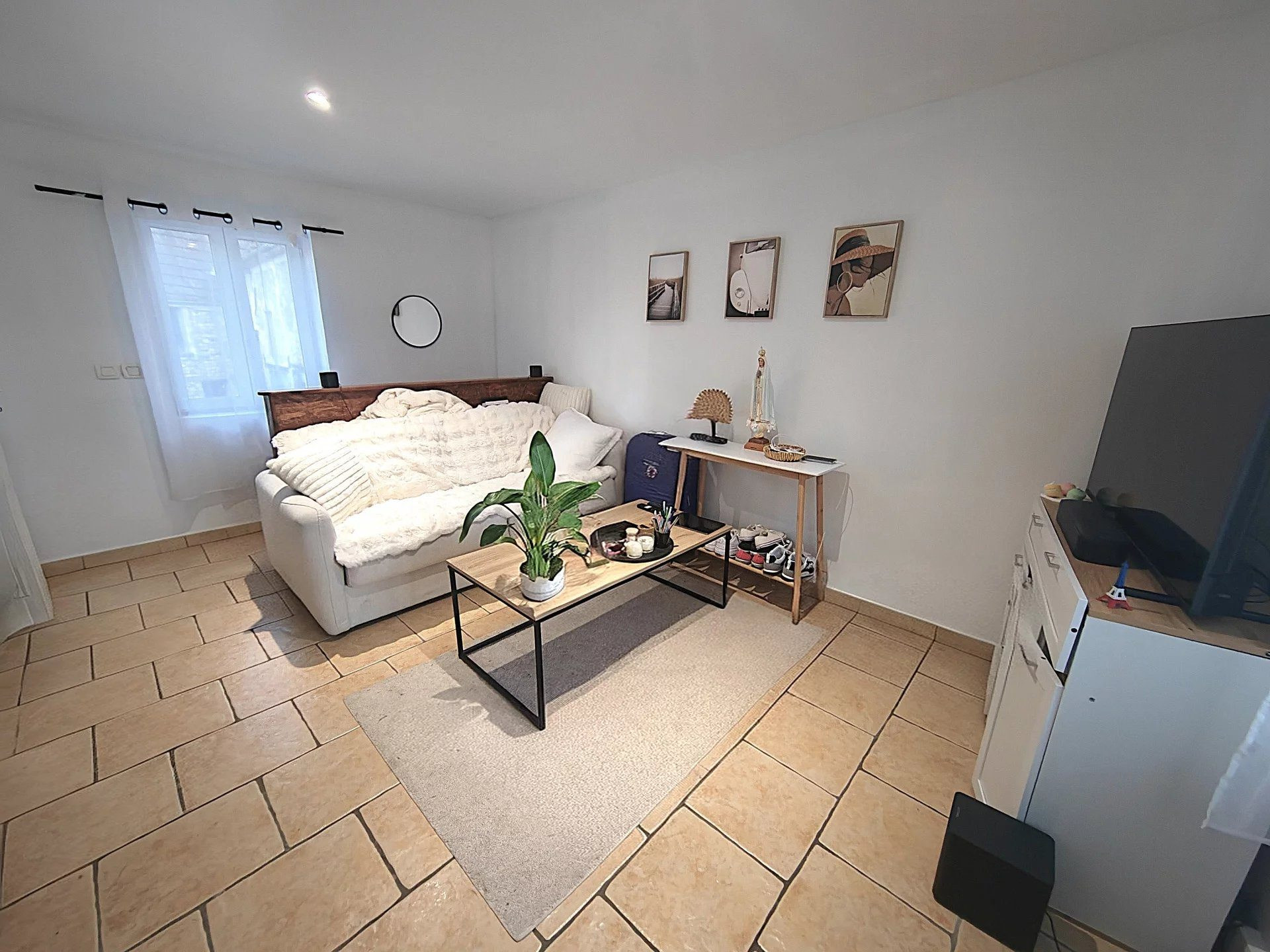 House for sale in Chars, 46 m²