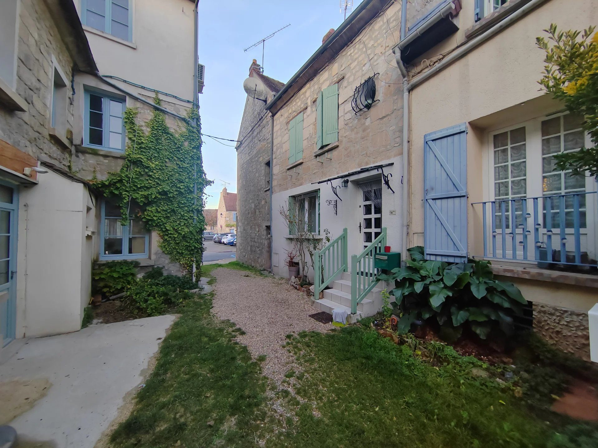 House for sale in Chars, 46 m²