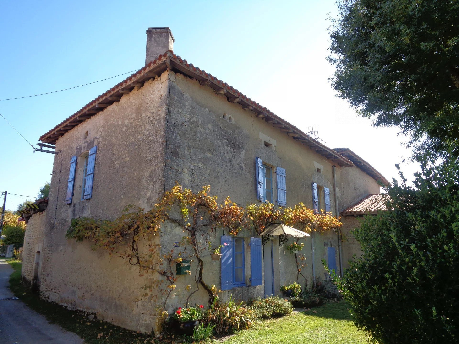 Superbe maison de campagne au calme, 113 m² habitables, grange de 75 m²