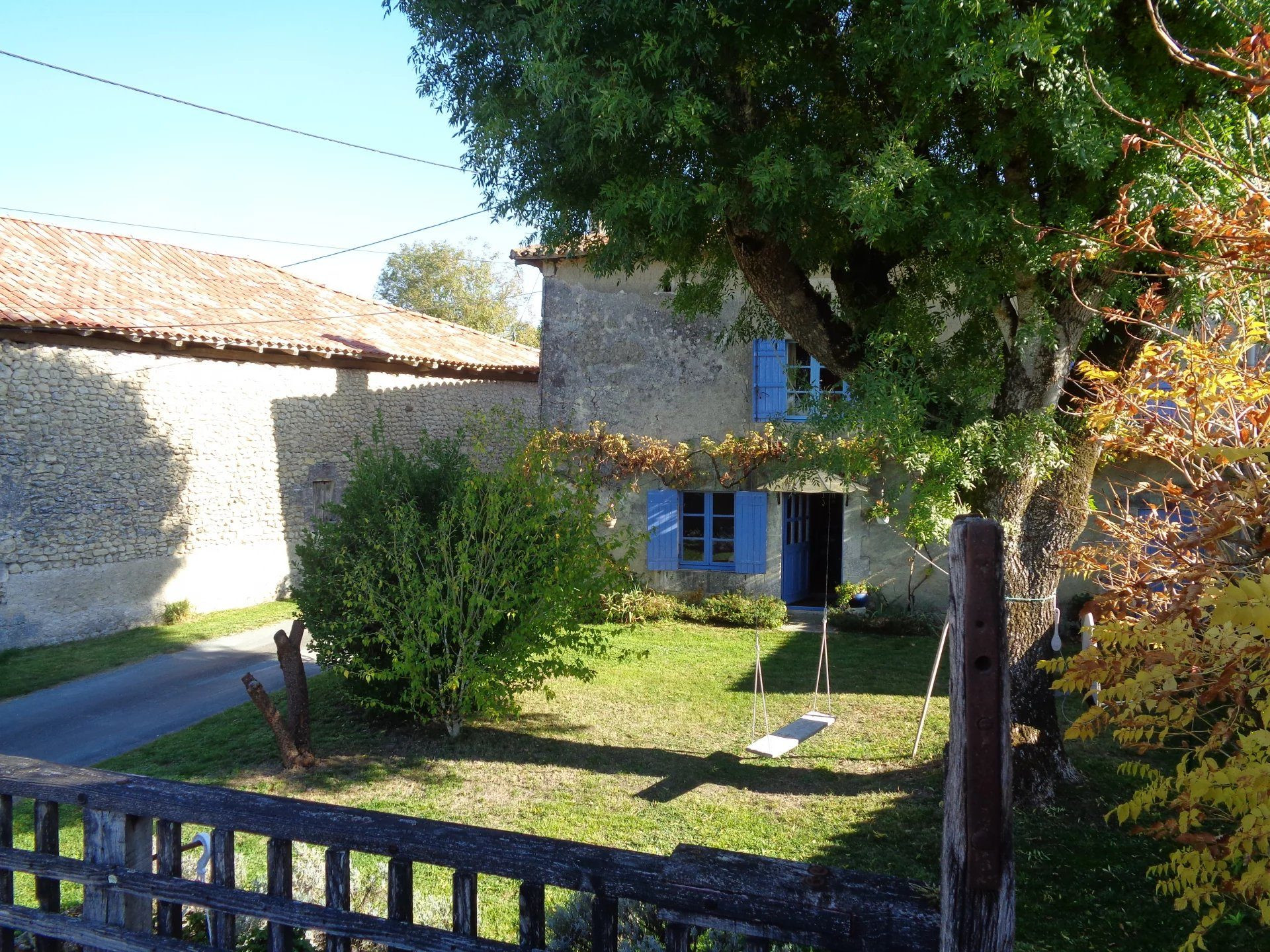 Superbe maison de campagne au calme, 113 m² habitables, grange de 75 m²