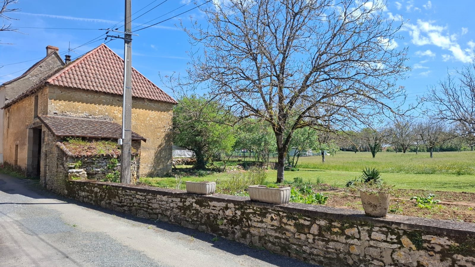 Grange à rénover à Saint-Martial-d'Albarède