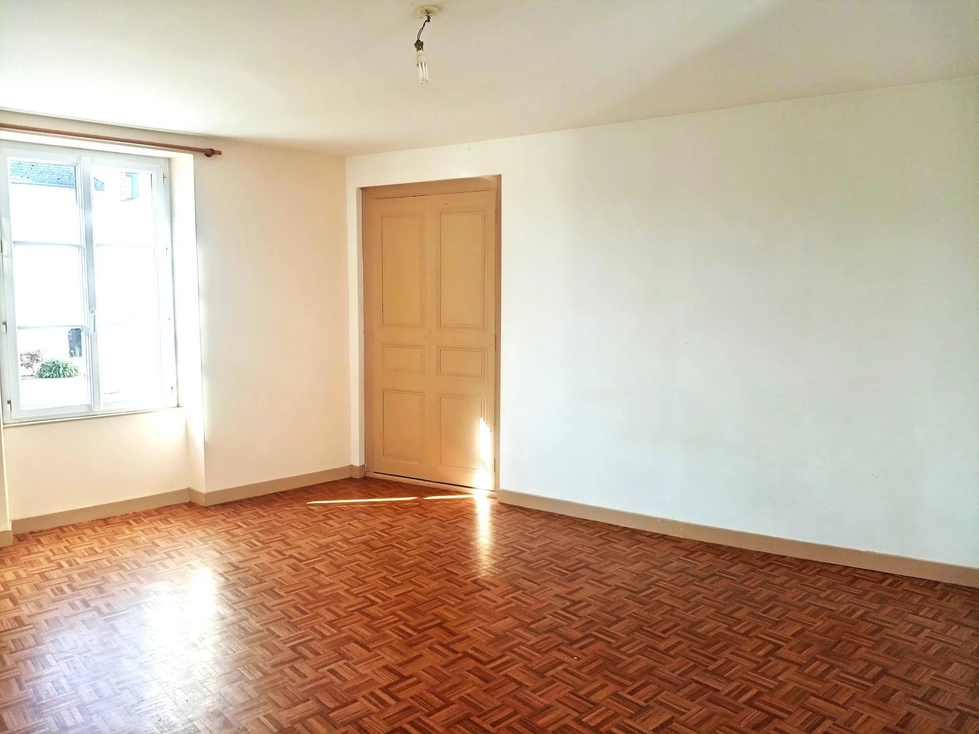 MAISON PANNECE 4 PIECES 93 M2