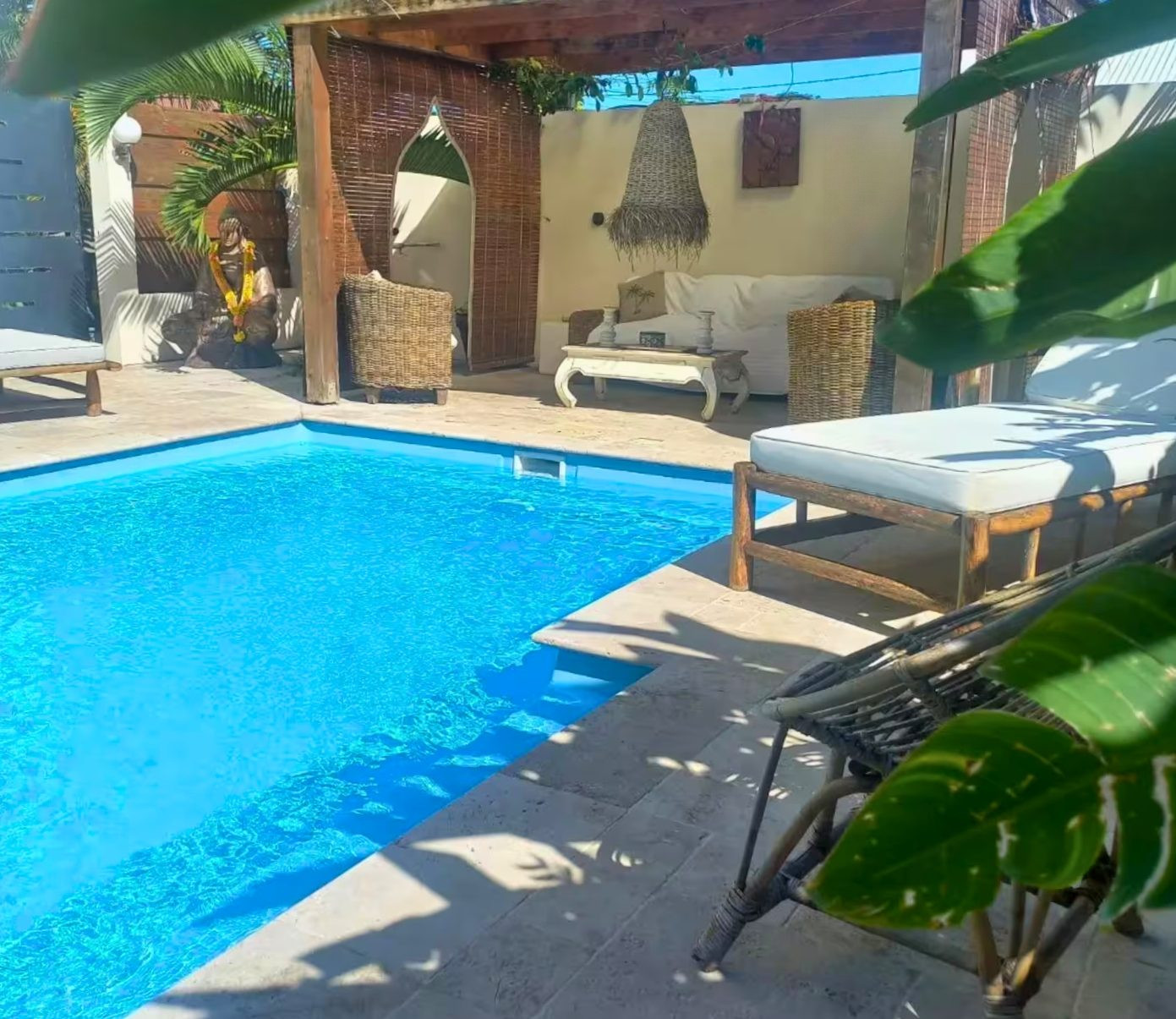 Mimosa · Villa rénovée 2025, piscine, dépendance, vues montagne · Saint-Louis · 680 000 €