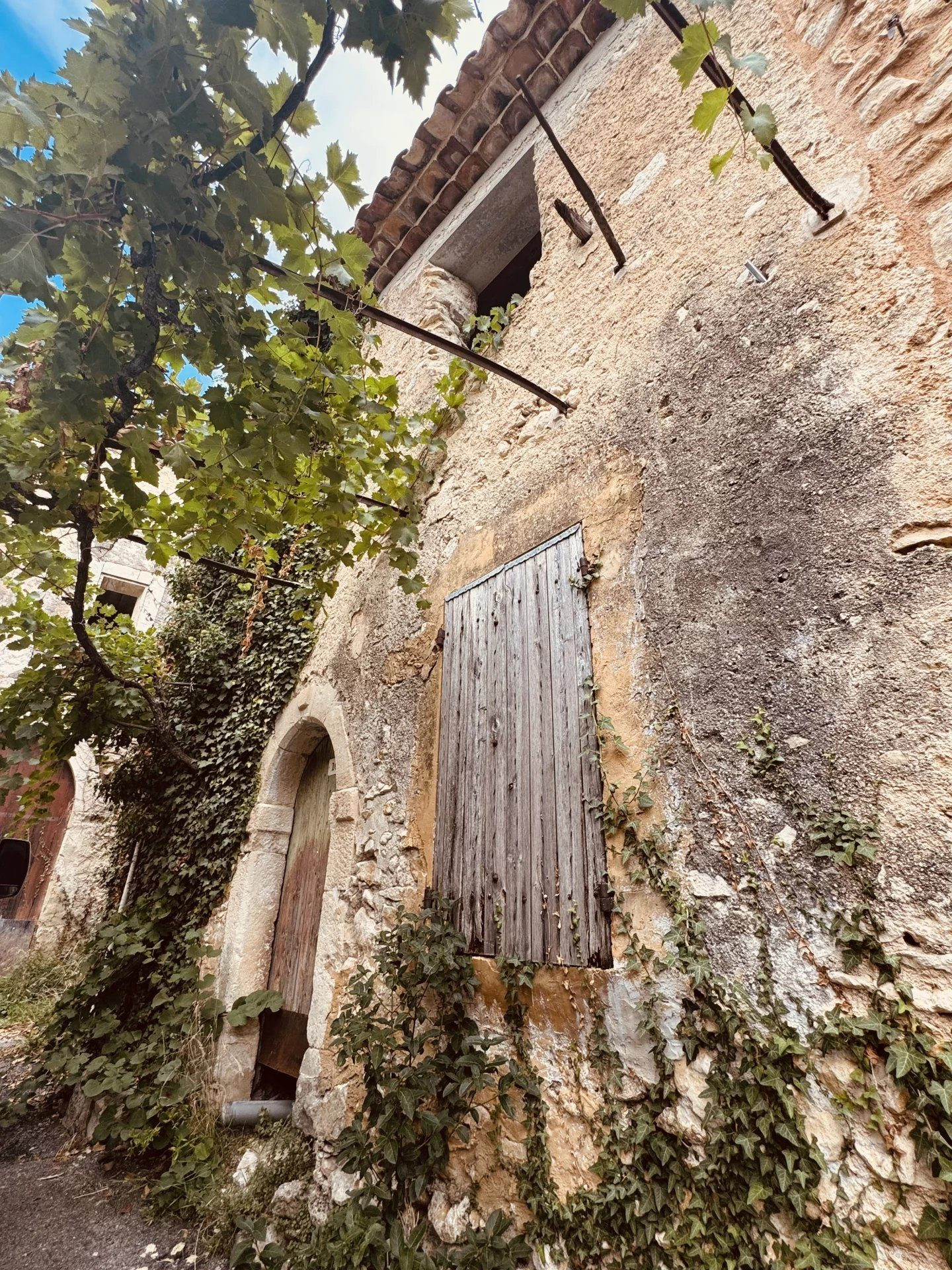 EXCLUSIVITÉ JCL by eXp – Authentique maison bourgeoise à restaurer au cœur du Luberon