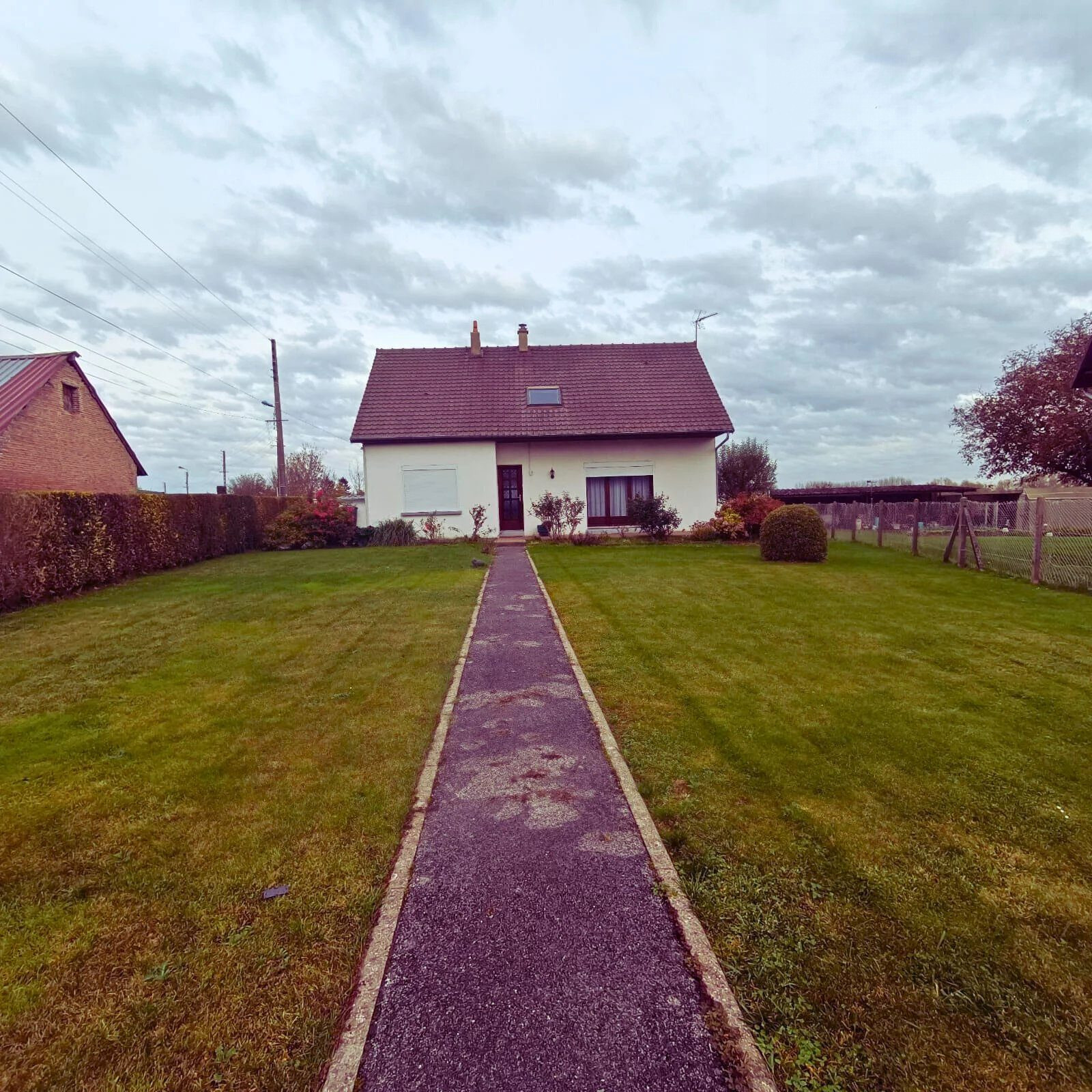 Maison familiale à Abbeville, 5 pièces et jardin spacieux