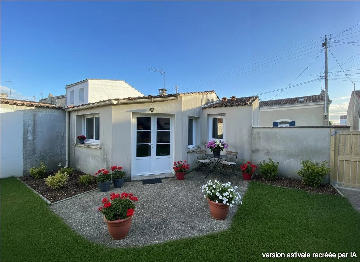 Charentaise Stone House to Renovate, in the Heart of Bourcefranc-le-Chapus 3