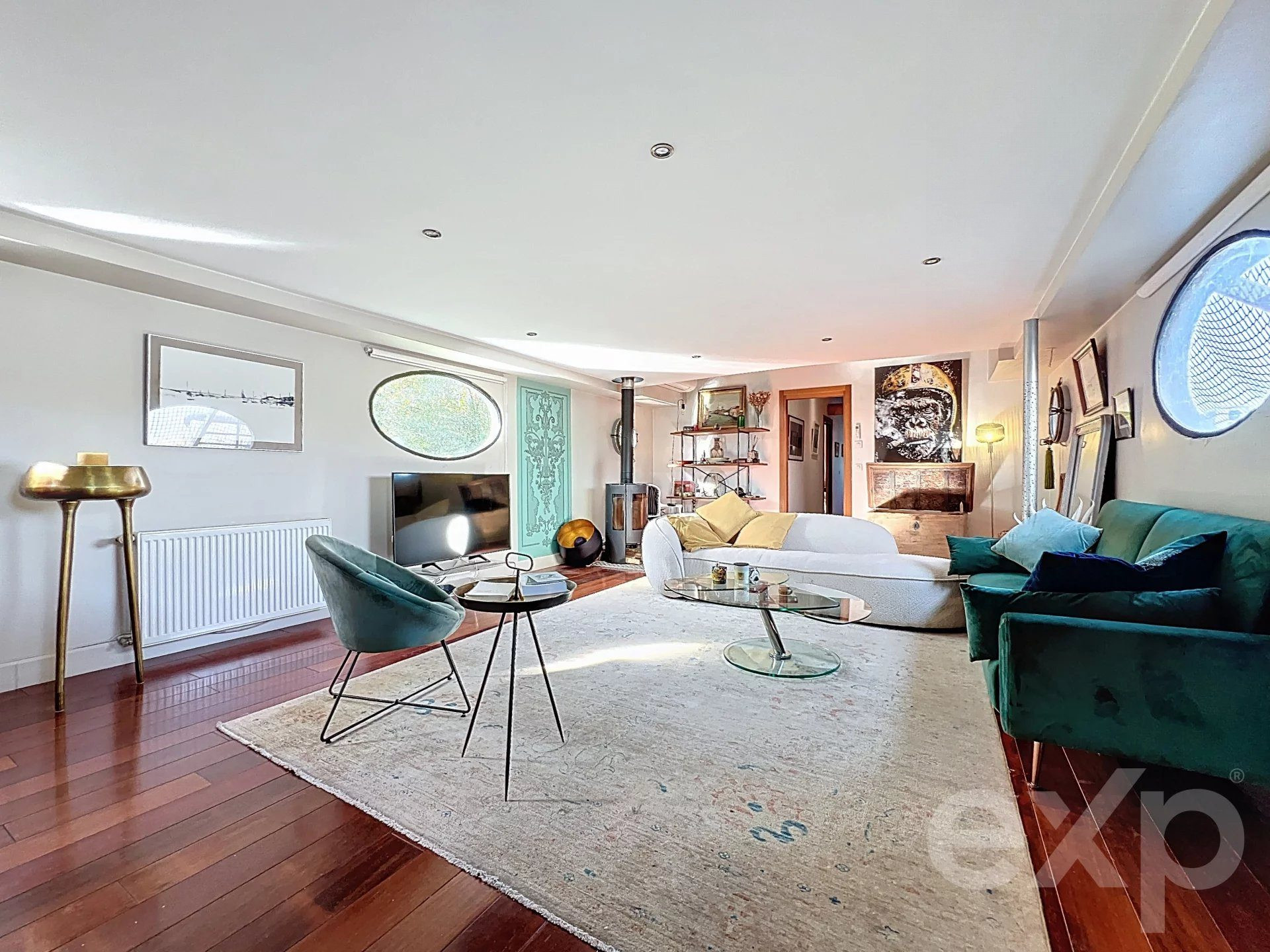Magnificent Habitable Barge - 4 Bedrooms - 200m² 3