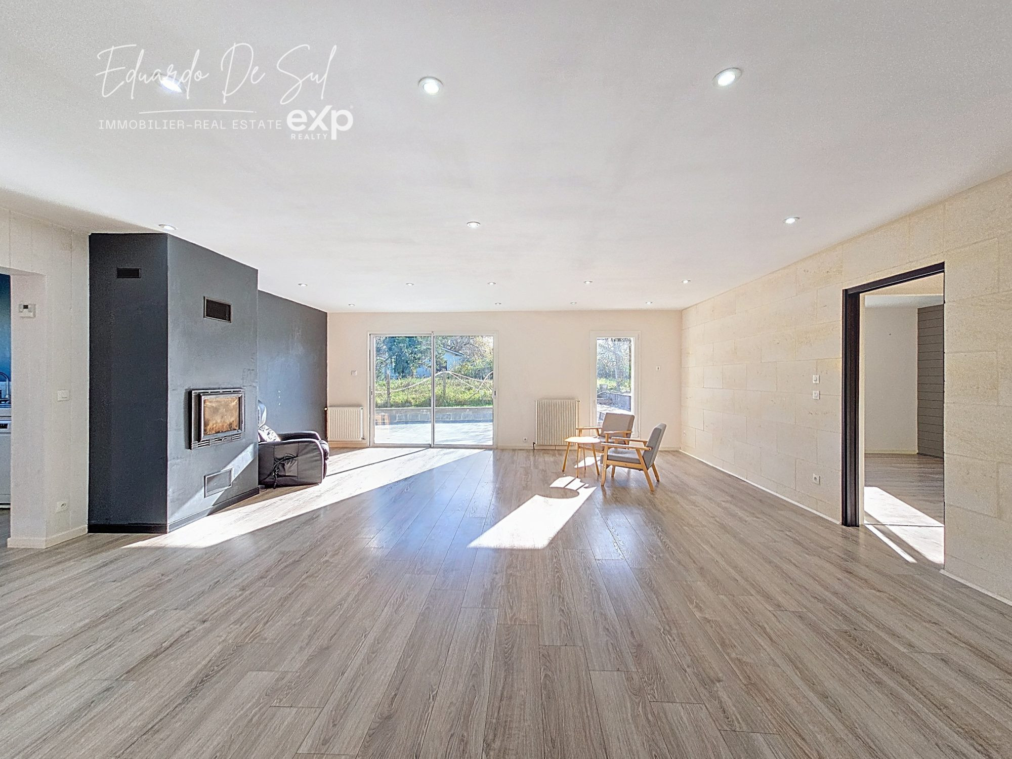 Maison plain-pied familiale de 161 m² – 4 chambres dont suite parentale – piscine, double garage