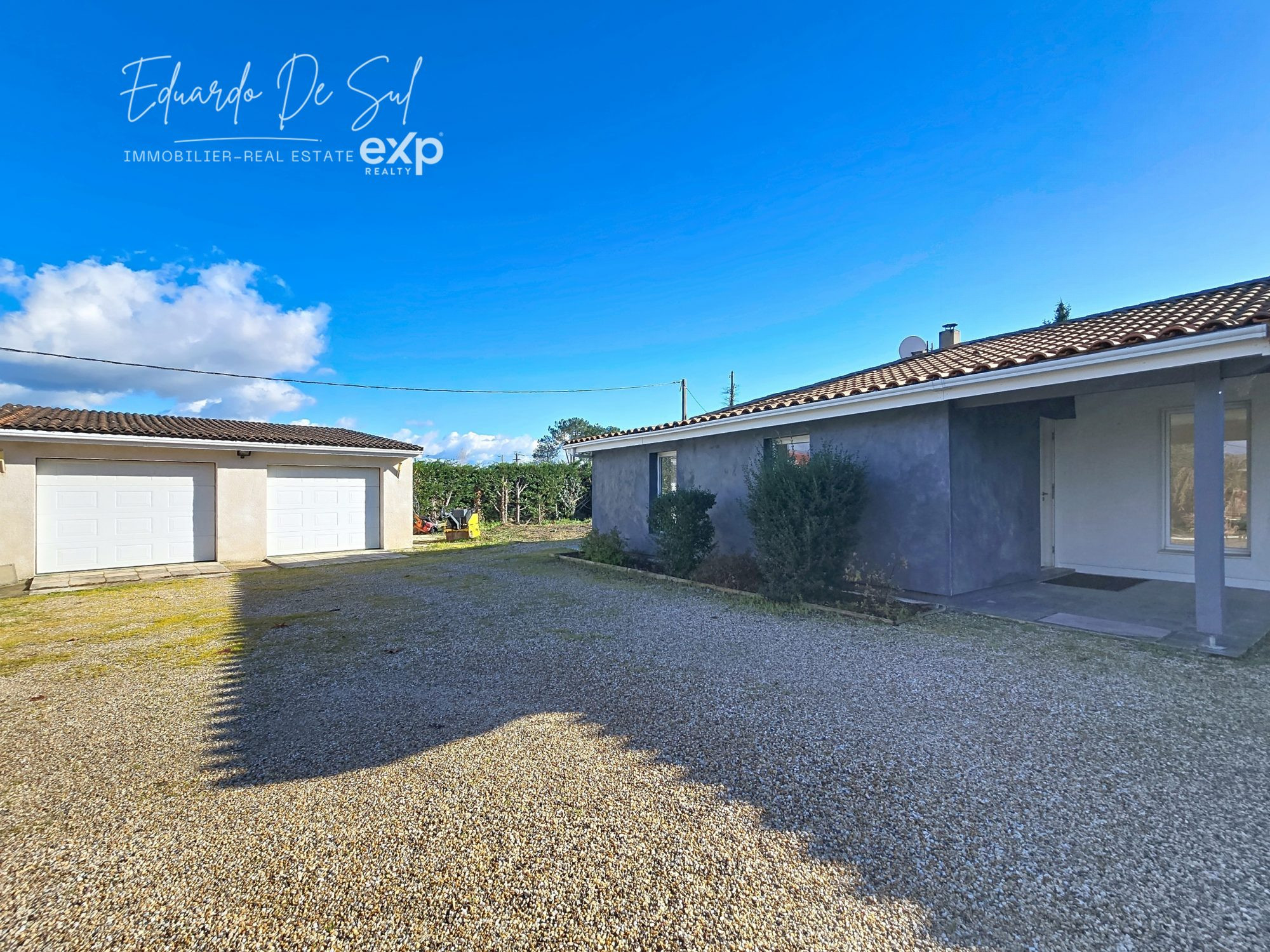 Single-level family home 161 m² – 4 bedrooms including master suite – swimming pool, double garage 4