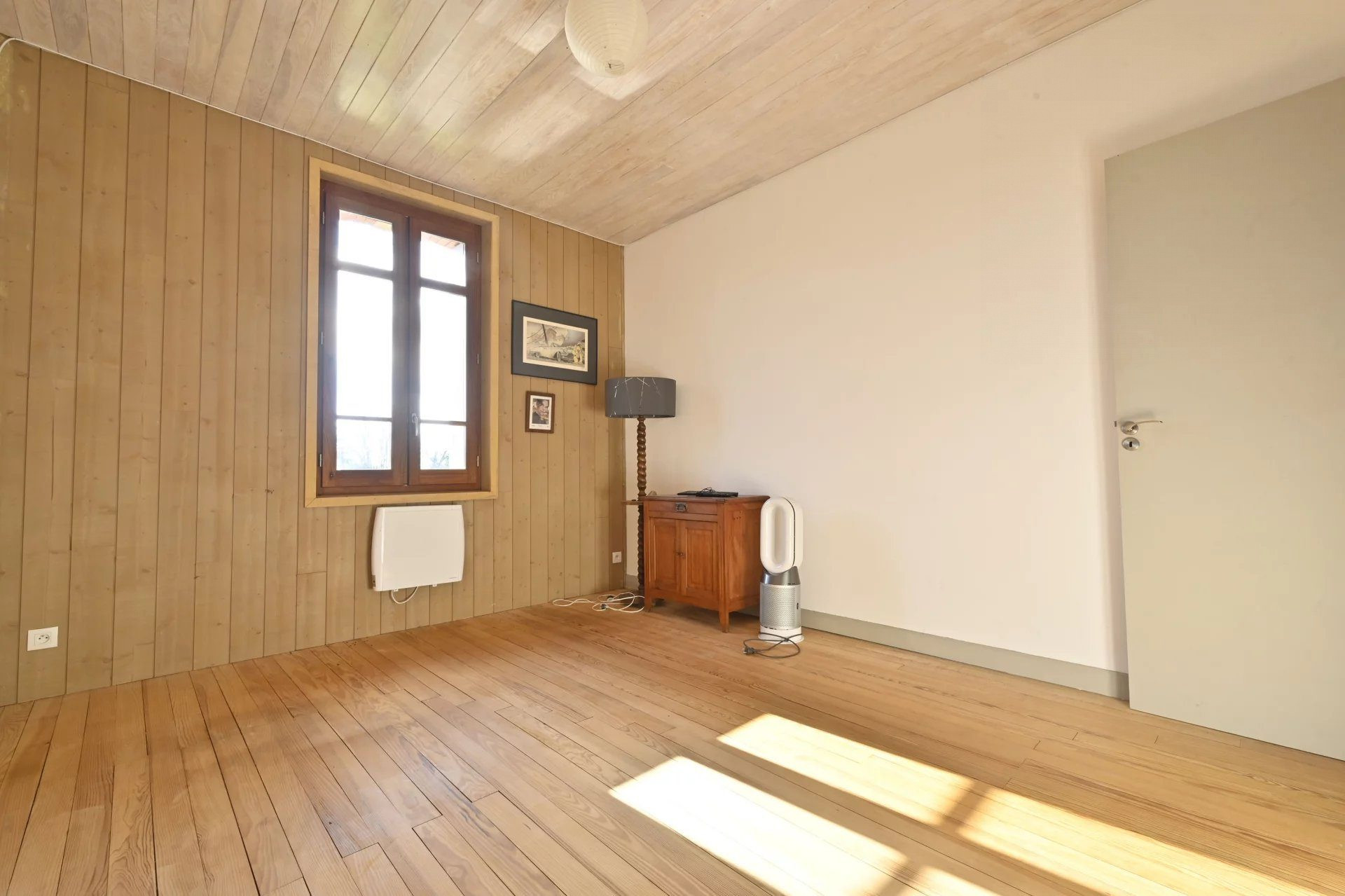 Beautiful renovated country house with swimming pool in Saint Girons d'Aiguevives (33) 5
