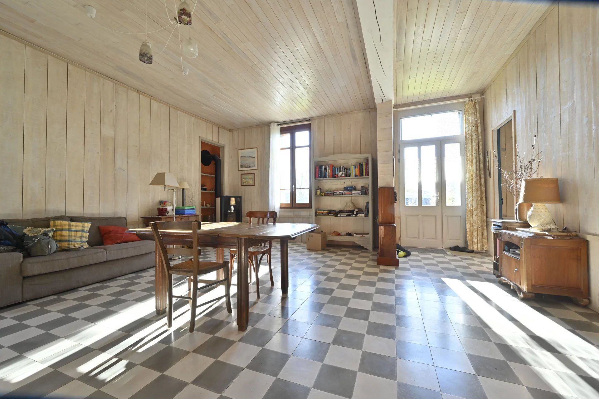 Belle maison de campagne rénovée avec piscine à Saint Girons d'Aiguevives (33)