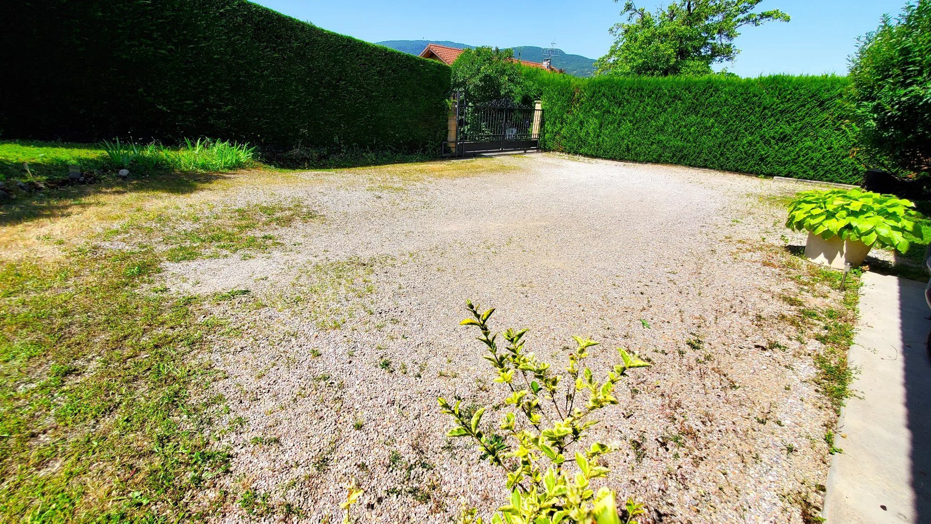 Grande maison au calme, bout d'impasse, grand terrain !