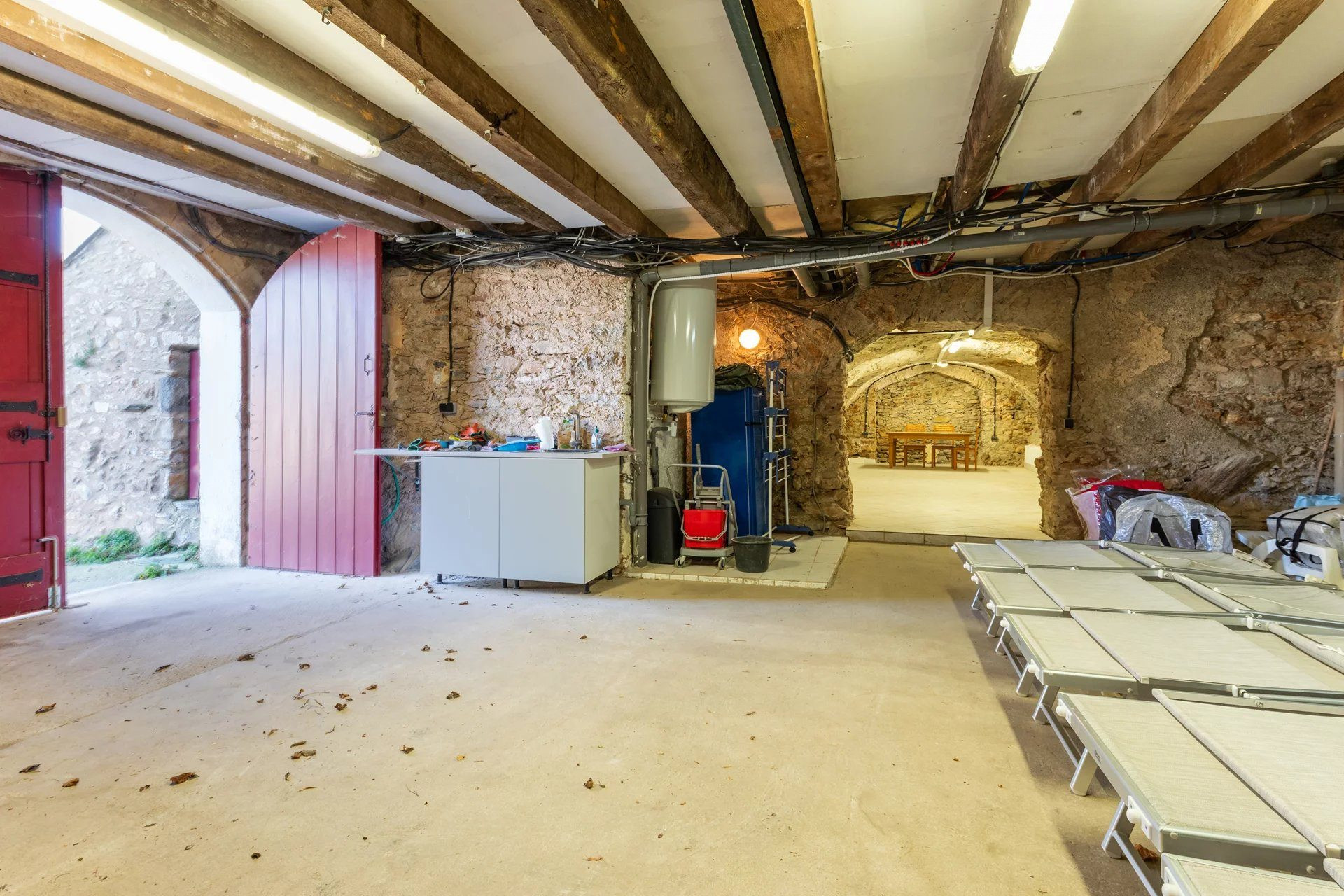 Maison 10 pièces 330 m² · à Faugères · 330 m² · 647 000 €