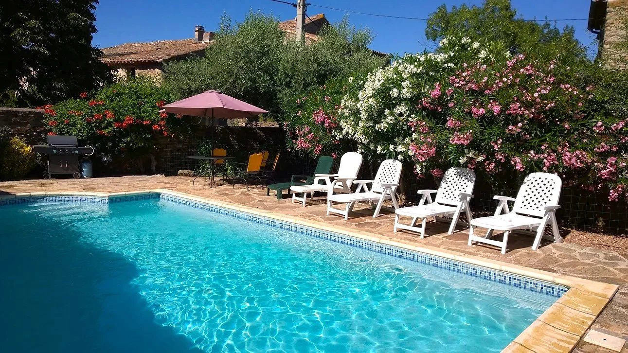 Demeure de caractère avec piscine dans le vignoble de Faugères