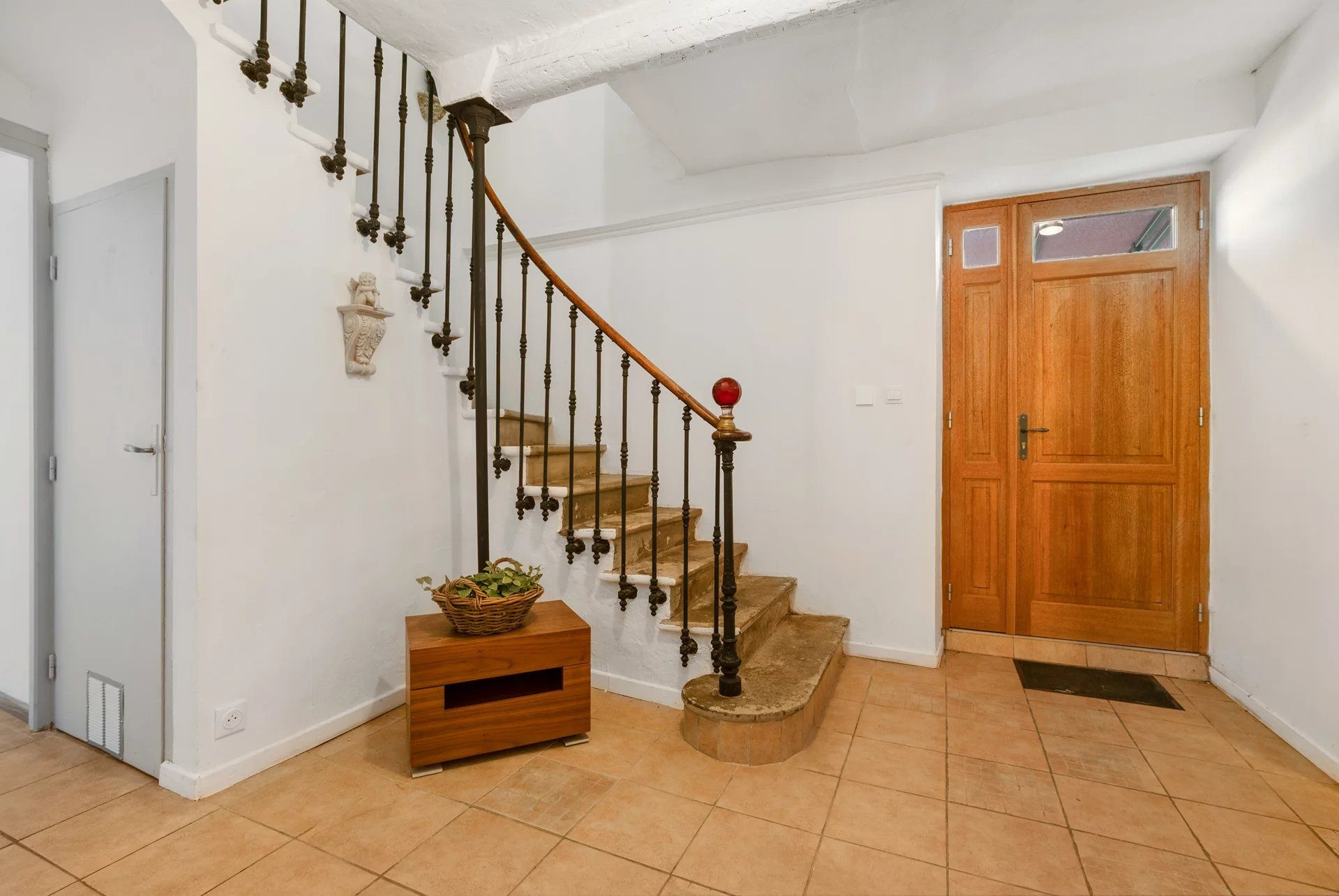 Character property with swimming pool in the Faugères vineyard 3