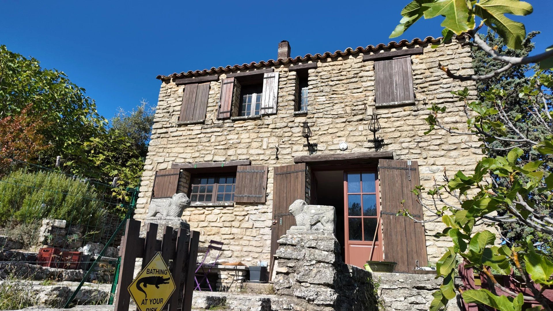 Domaine provençal de 5,3 hectares à Bonnieux – Mas en pierre – À pied du village