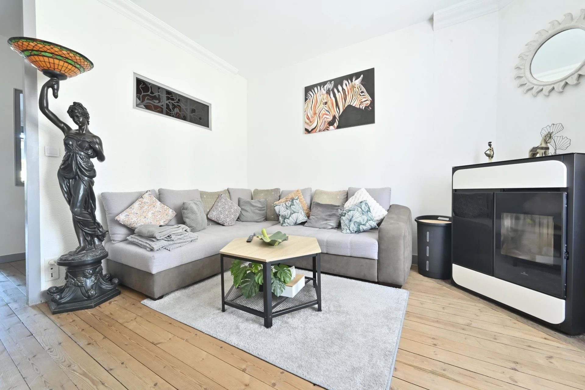 Town House with Veranda, Terrace, Garden in SAINTES (17) 5