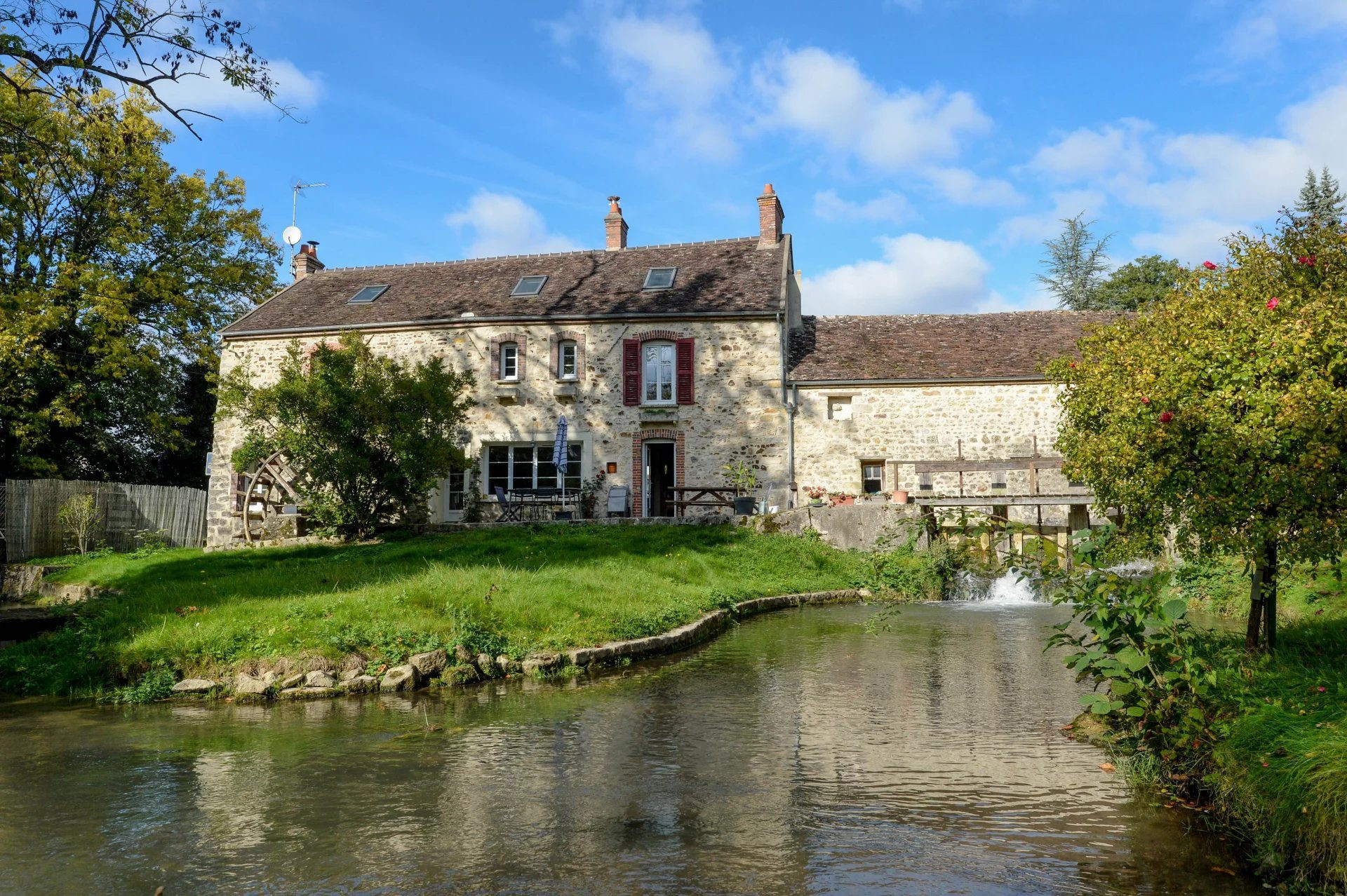 Classified 17th Century Historic Mill - Remarkable Heritage Property 4