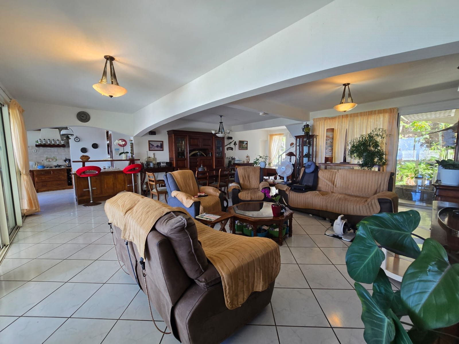 🔹 INVESTOR OPPORTUNITY – EXCEPTIONAL PANORAMIC VIEW – SAINT-GILLES-LES-BAINS 🔹 3