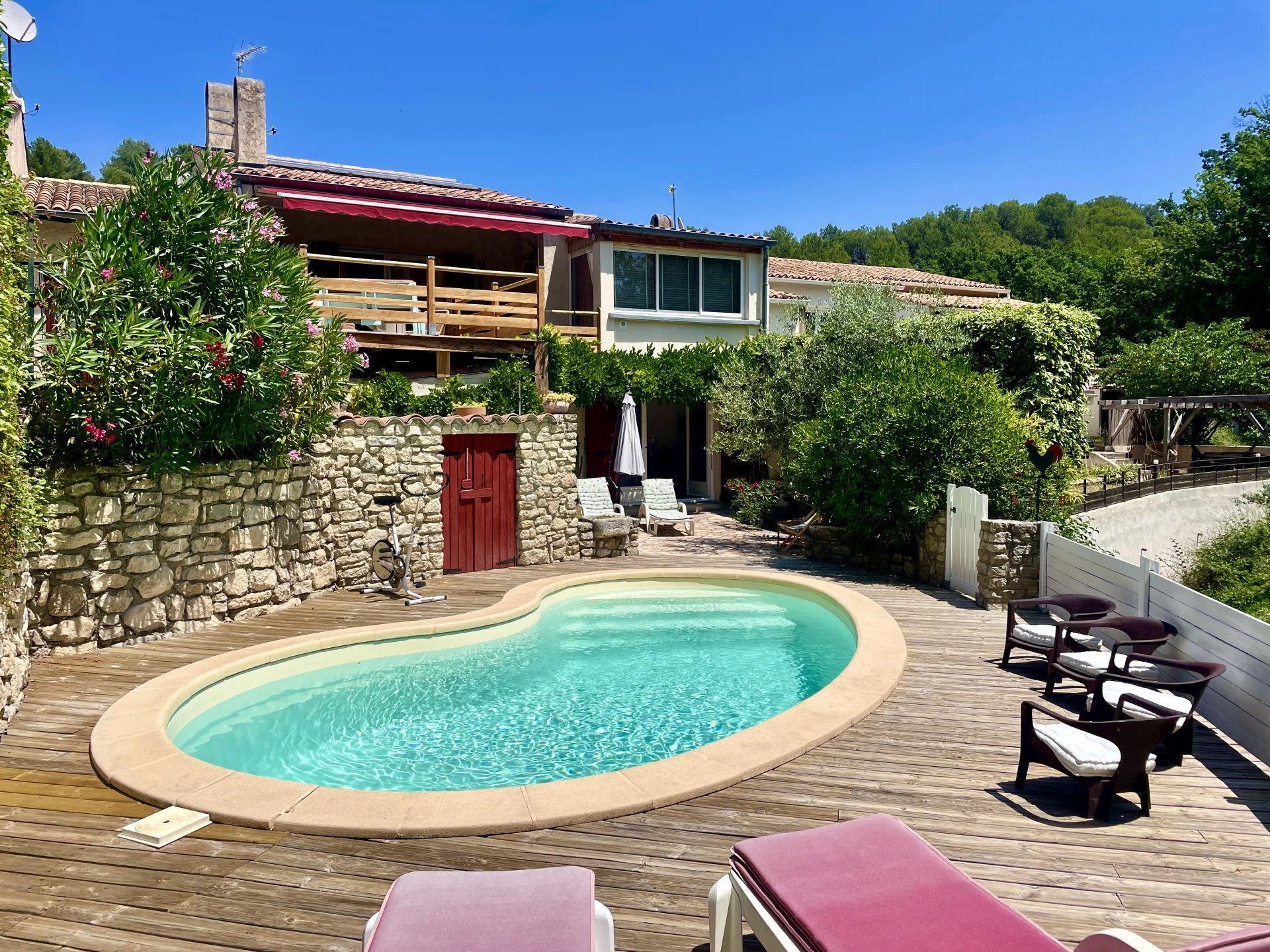 Grande maison familiale, piscine, sans vis-à-vis, Pierrevert