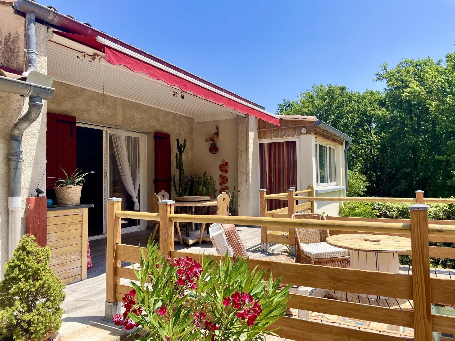 Grande maison familiale, piscine, sans vis-à-vis, Pierrevert