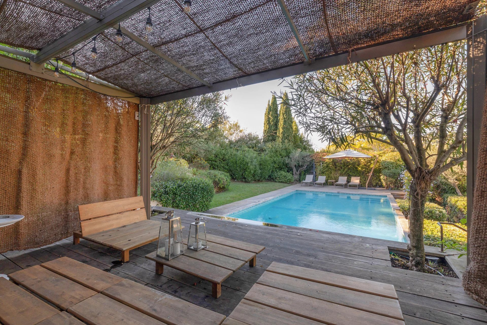 Maison 9 pièces 337 m² · à Mougins · 337 m² · 2 490 000 €