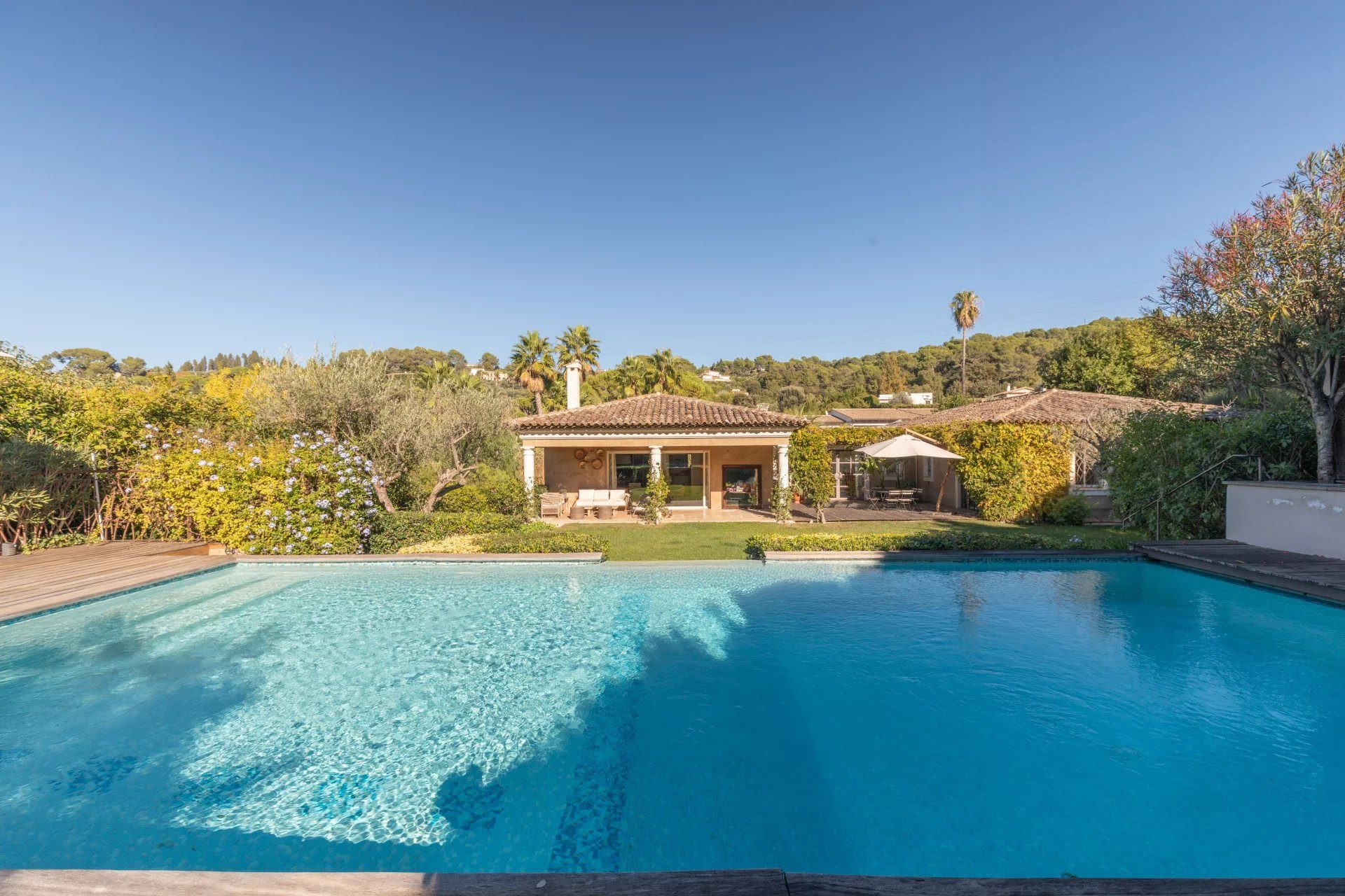 Maison à vendre à Mougins, 337 m²