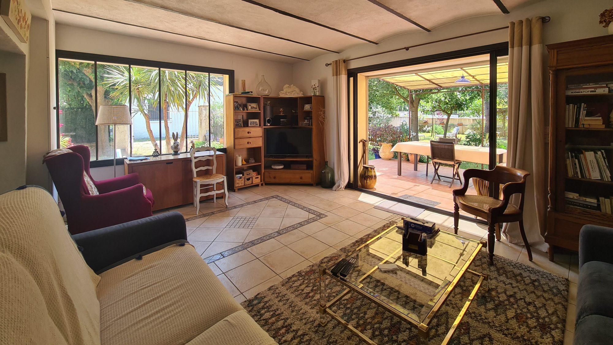 Characterful House with Independent Accommodation and 100m2 Garage 3