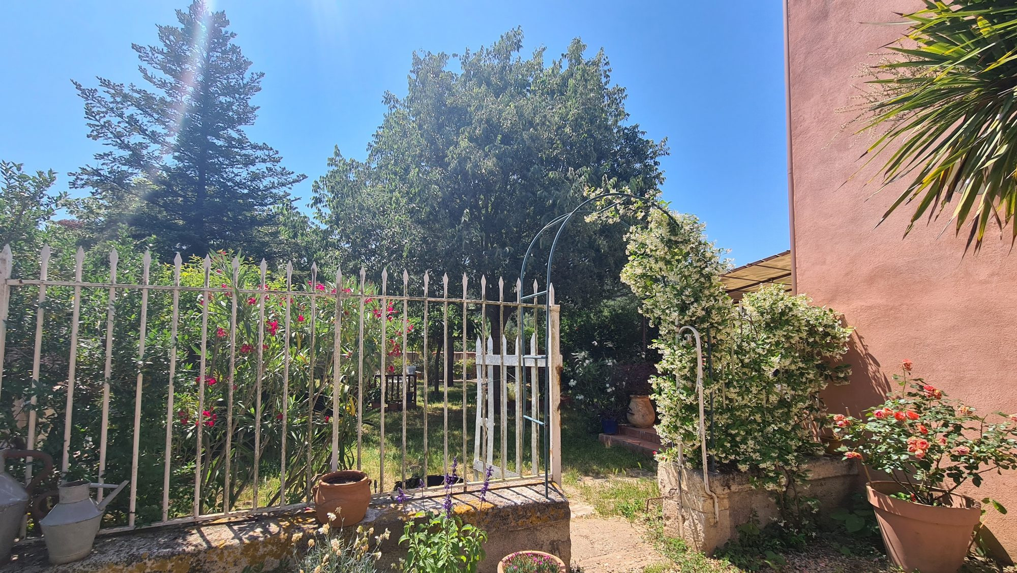 Characterful House with Independent Accommodation and 100m2 Garage 4