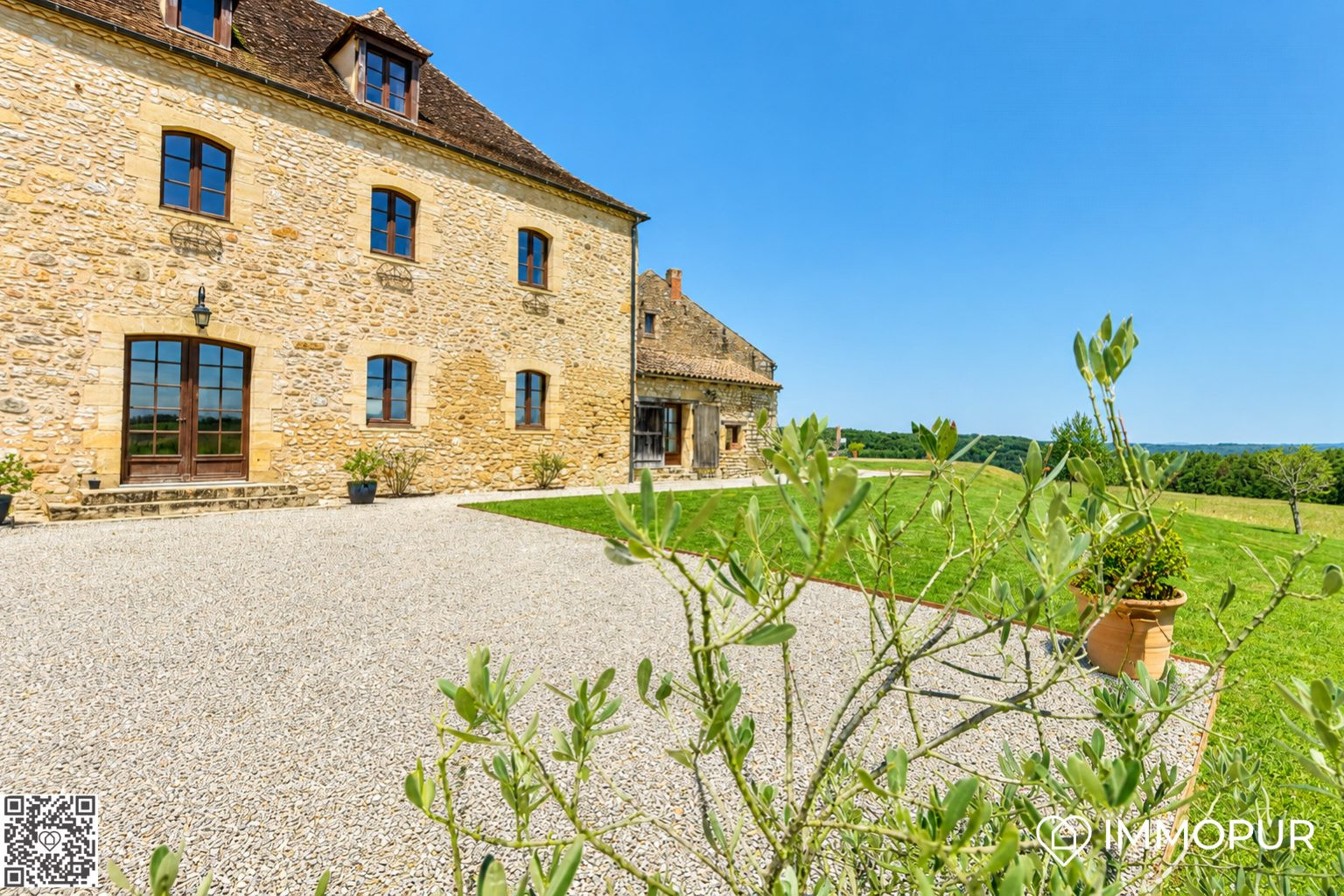 27 hectares - Exceptional panoramic views - Profitable tourist activity - Périgord Noir 2