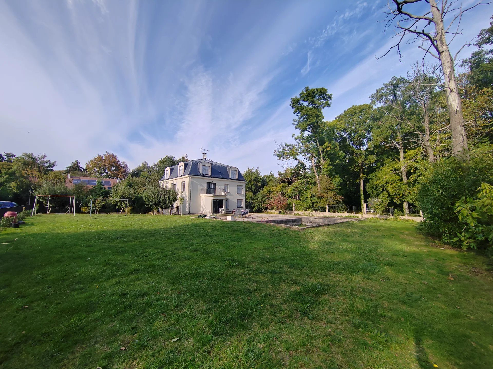 Maison de 360m² comprenant 3 appartements