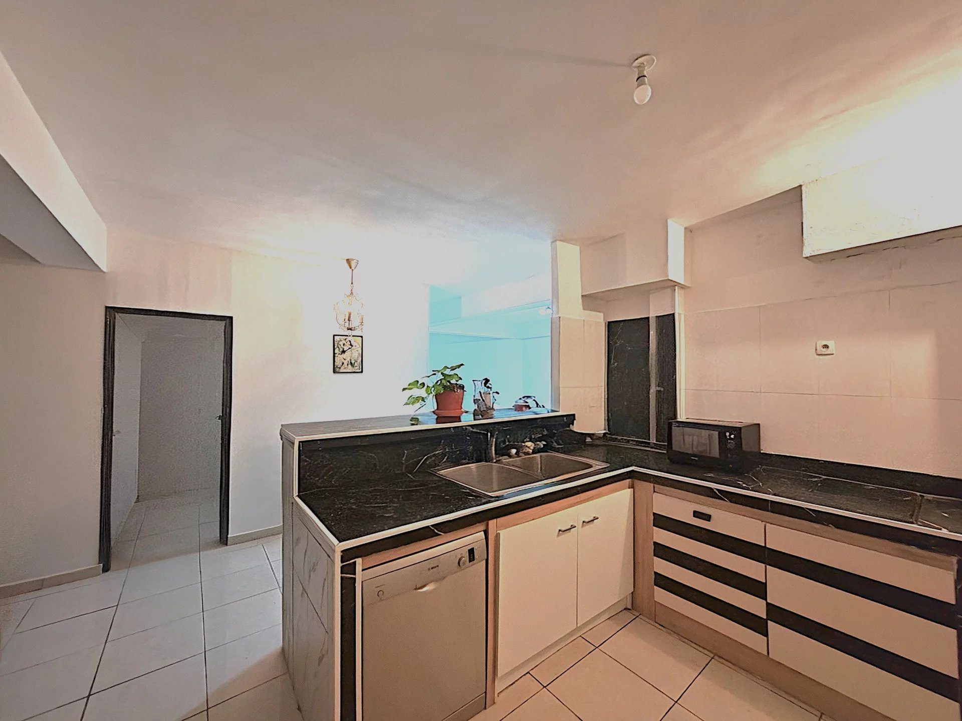 360m² House comprising 3 apartments 5